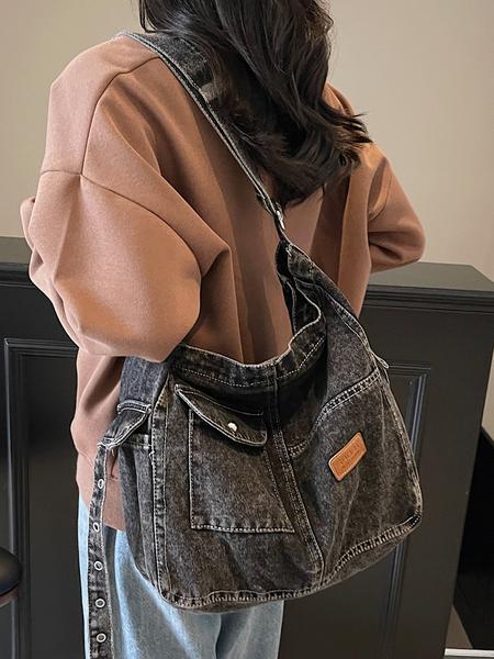 Simple retro denim shoulder bag, multi-pocket workwear style messenger bag, washed and distressed craftsmanship, retro casual messenger bag, Denim crossbody bags, suitable for daily commuting, shopping, outdoor travel, etc.