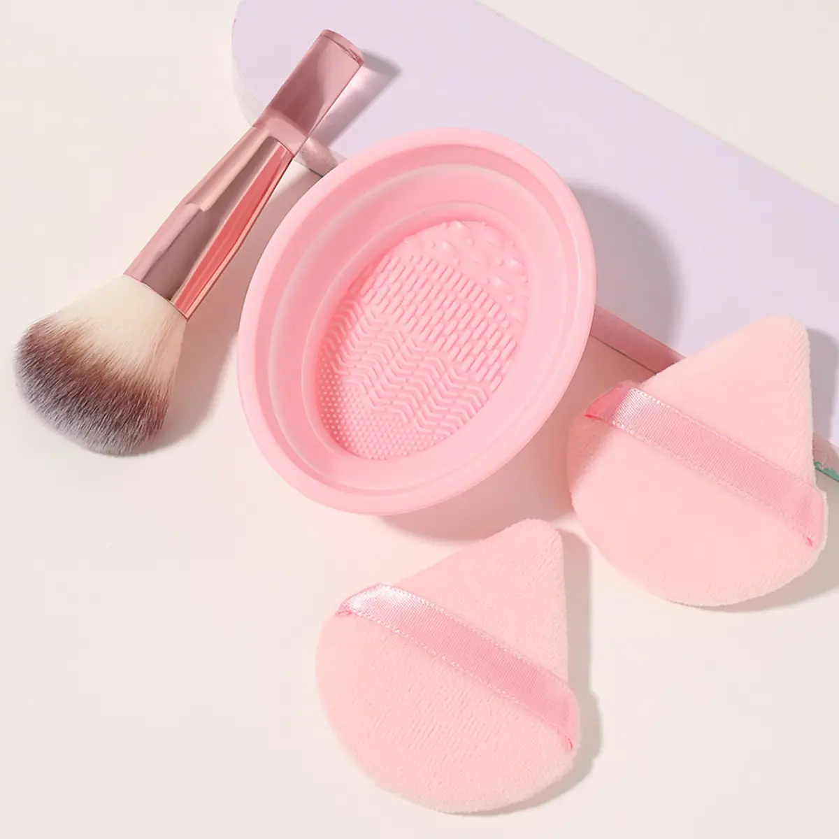 4-Piece Makeup Tool Set, Rose Gold Foundation Brush, 2 Triangle Velveteen Puffers, Silicone Wash Bowl, Dry Wet Use, Suitable for Powder and Setting Spray