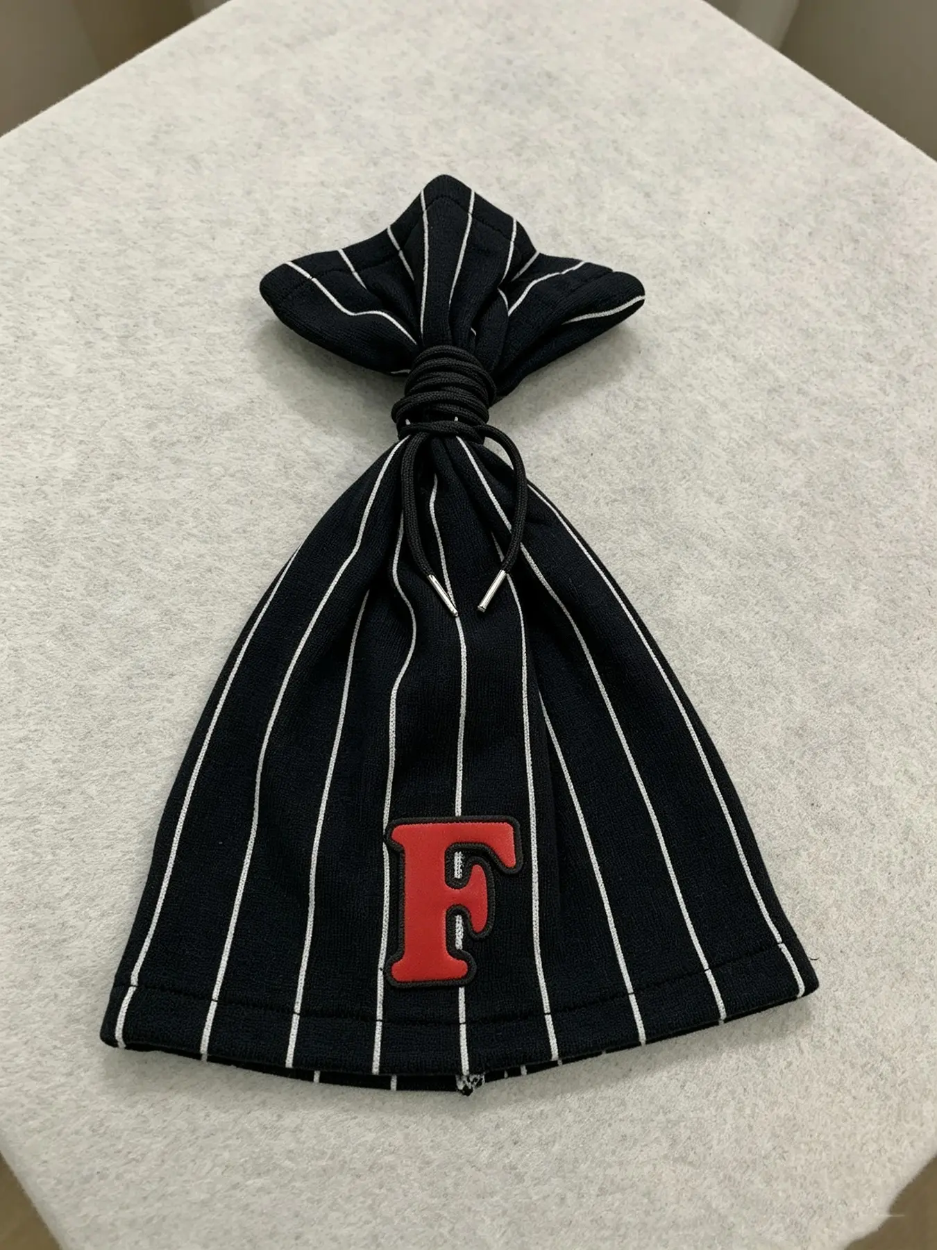 Autumn and Winter Vintage Vertical Stripe Knitted Cold Hat for Men and Women, Red Letter F Leather Label Cloth Drawstring Bundle Mouth Stacking Hat, Street Versatile Hat