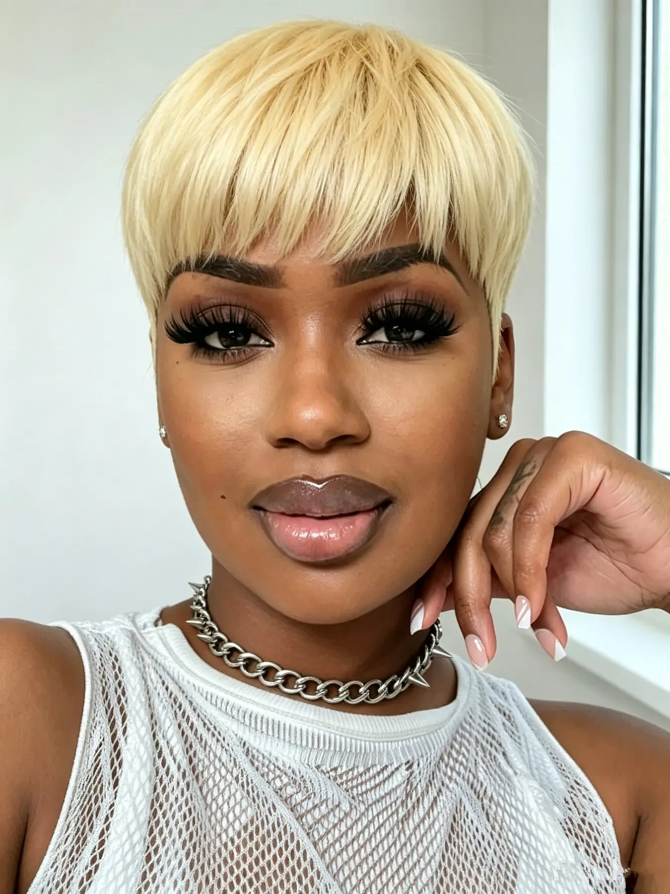 Pixie Cut Human Hair Wig for Women, Short Straight 613 Color, Machine Made Pixie Wig, Perfect for Parties and Holidays, Gift Idea