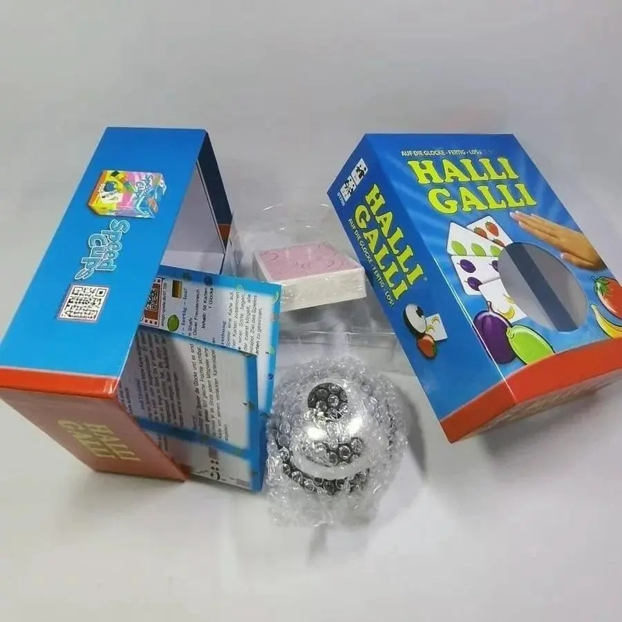 Halli Galli Friends Board Game, Family Friendly Card Game, Party Game, Pool Table Game, Suitable for 2-6 Players, Ages 15+