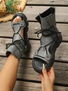 Vintage Punk Open-Toe High-Top Sandals, Thick Gear Anti-Slip Sole, Cross-Tie Casual Footwear, PU Leather Upper, Rubber Sole