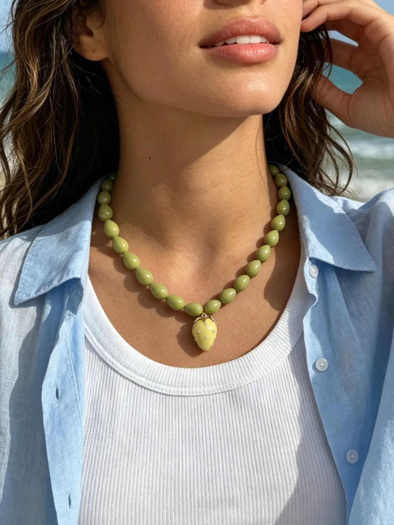 Avocado Water Drop Strawberry Pendant Necklace, Glossy Resin Beads, Vintage Gold Tone, Short Choker, Summer Outing Jewelry