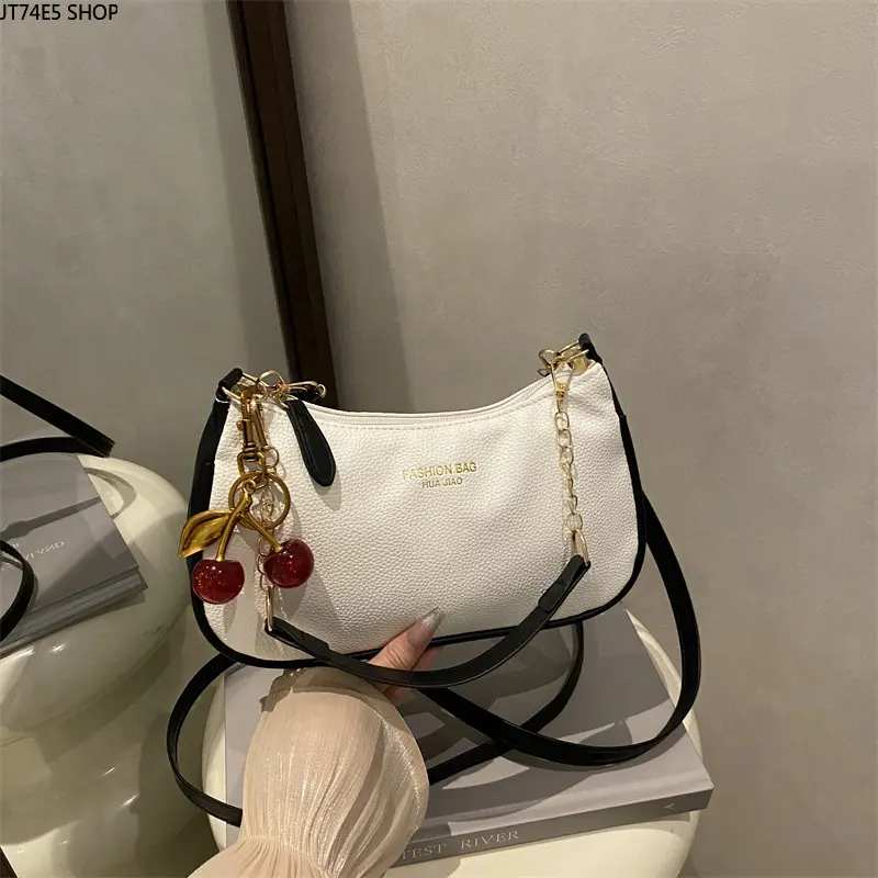 Chic Crossbody Bag for Women, Soft Synthetic Everyday Shoulder Bag, Lightweight Fashion Crossbody Pouch with an Adjustable Strap, Fashionable Unique Bags