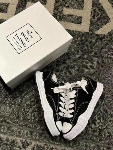 Maison Mihara Yasuhiro 2025 New MMY Classic Non-slip Lightweight Low-top Shoes, Campus Skate Shoes, Women's Classic Low-top Canvas Shoes, White Pleated Style, Men's and Women's Sneakers Maison Mihara Yasuhiro 2025 New MMY Classic Non-slip Lightweight Low-top Shoes, Campus Skate Shoes, Women's Classic Low-top Canvas Shoes, White Pleated Style, Men's and Women's Sneakers