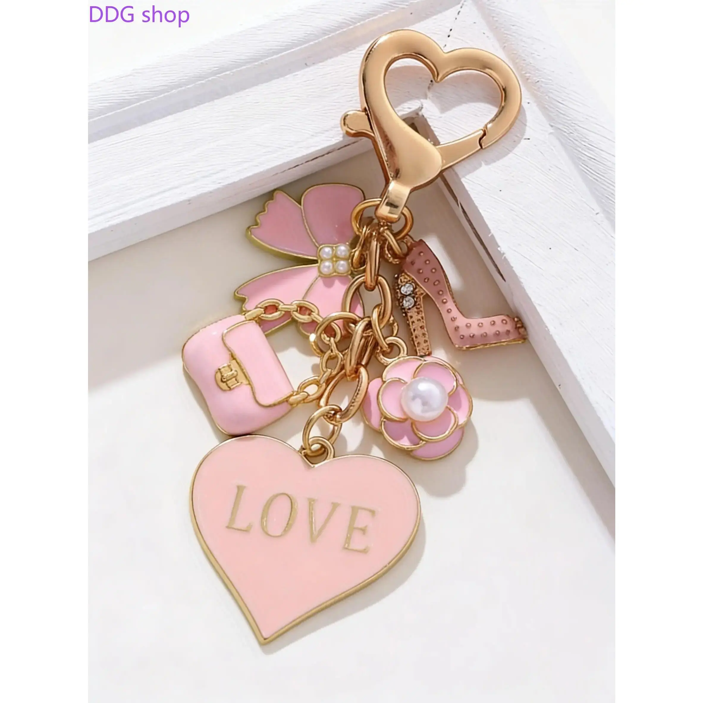Heart-Shaped Bag Charm, Purse Charm Pink & Gold, Multi-Element Girly Style Understated Luxury Cute Wear-resistant and scratch-resistant For Bags, Keys, Earphone Cases Gifts for Friends, Birthday Gifts Sparkly Bag Charm