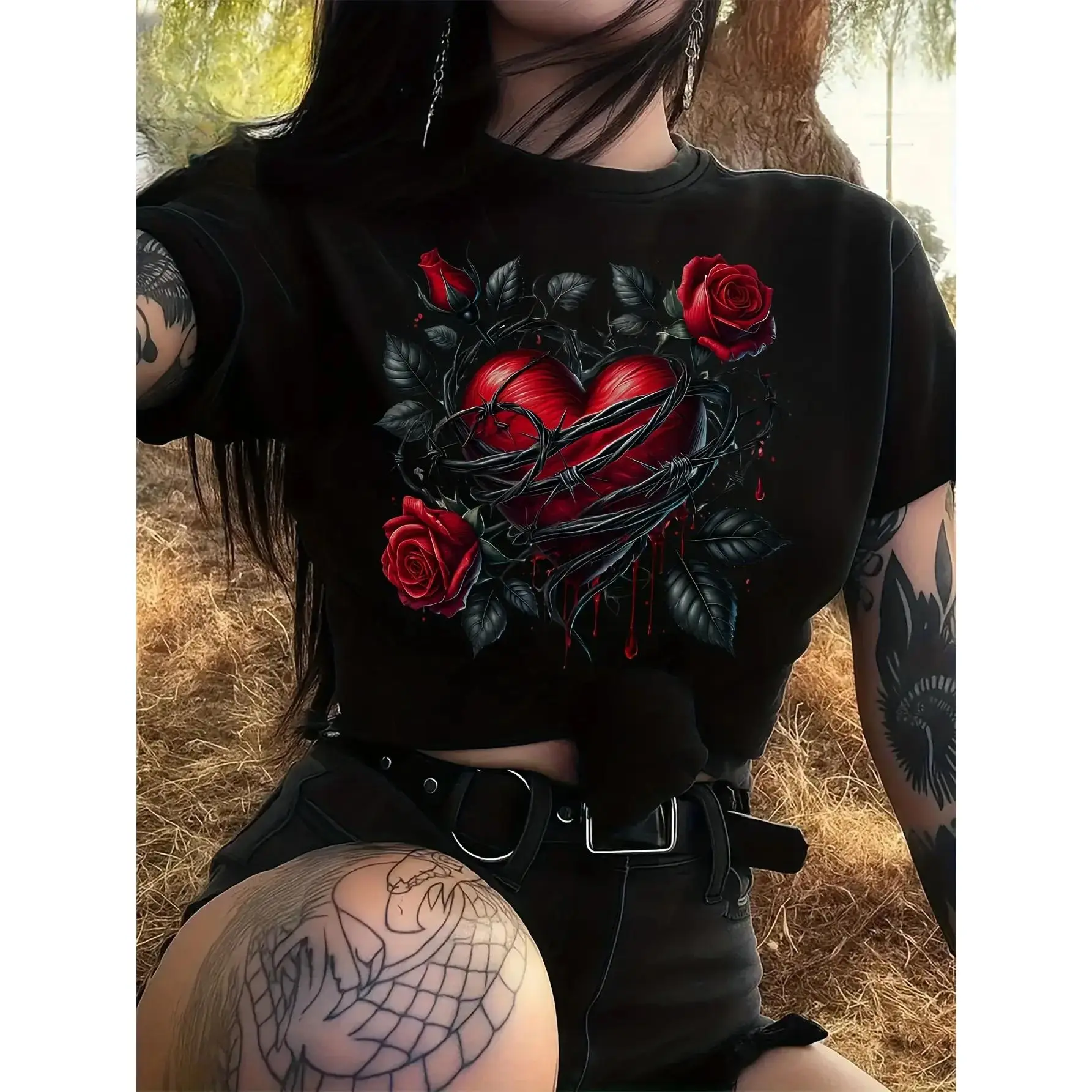 Women's Gothic Bat Wing & Rose T-Shirt with Thorns - Black & Red Heart Print Short Sleeve Top, Medium-Stretch Machine-Washable Fabric for all- Wear, Gothic Outfits, Bat Wing Suitable for Daily Outfits or Halloween Costumes - Trendy Women's Gift