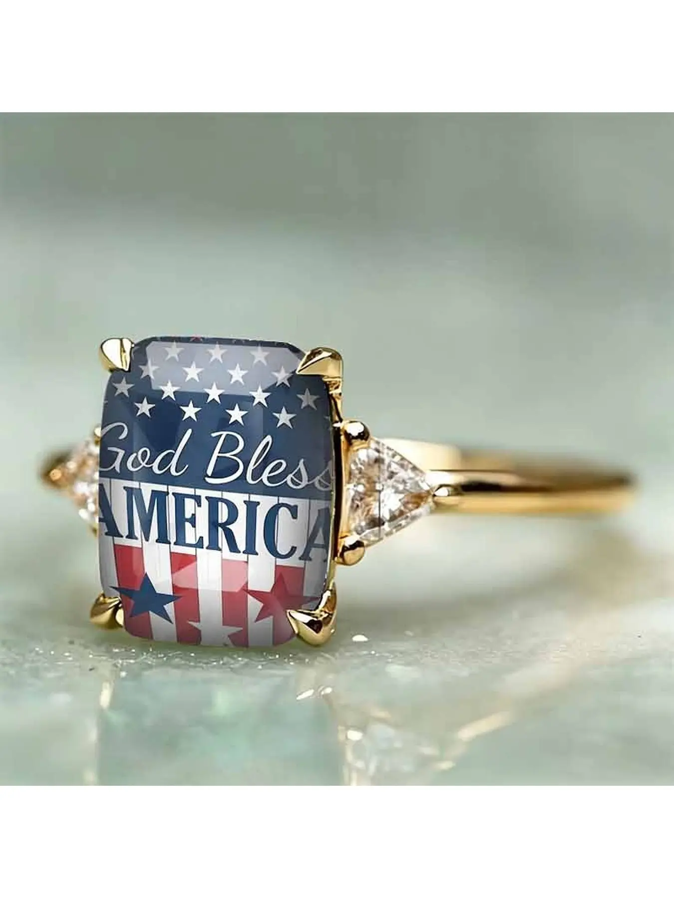 American flag slogan color-printed gold ring, patriotic-themed triangular diamond ring, with the words "God Bless AMERICA" printed on it
