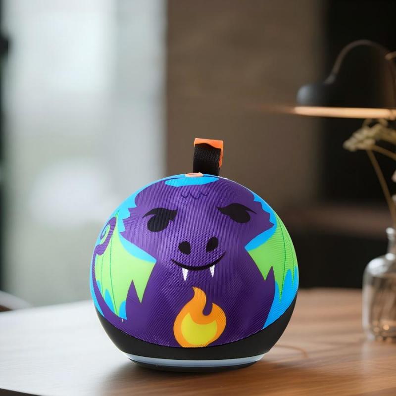 The new generation of outdoor speakers, outdoor wireless, mini portable design, with RGB lighting effect, built-in subwoofer, for enhancing audio experience, suitable for home environment..