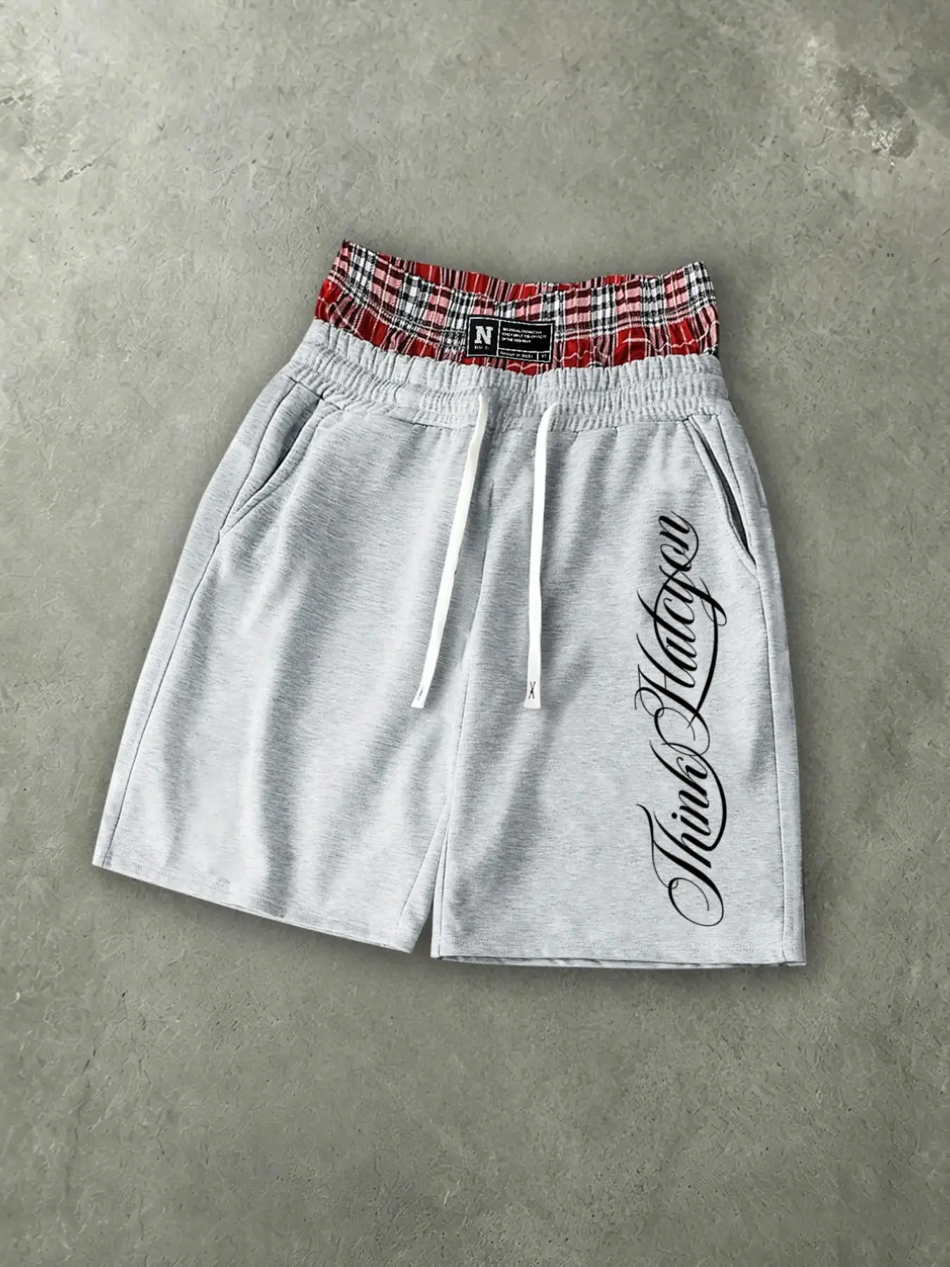 Men Heather Grey Graphic Sweat Shorts Y2K 90s Hip Hop Streetwear Red Tartan Plaid Contrast Waistband Vertical Black Cursive Script Print Elastic White Drawstring Loose Knee Length Jersey Shorts Soft Breathable Side Pocket Casual Bottoms for Skate Campus S
