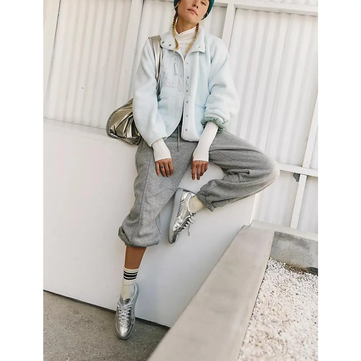 Women's Fuzzy Button‑Down Cropped Shacket, Sherpa‑Lined Fleece Jacket With Side Pockets, Warm Cozy Relaxed Fit Outerwear, Perfect For Daily Casual Street Autumn Winter Looks