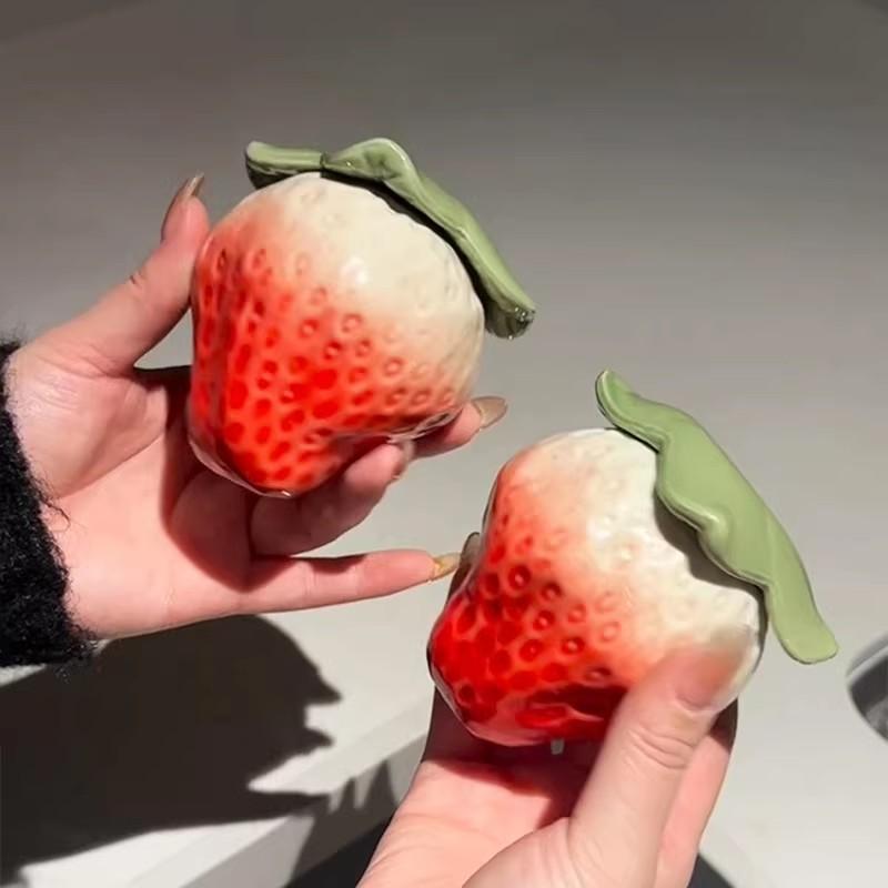 Ceramic Strawberry Tea Canister Airtight Storage Jar Coffee Container Portable Food Storage with Lid Home Decorative Ornament Birthday Gift for Tea Lovers