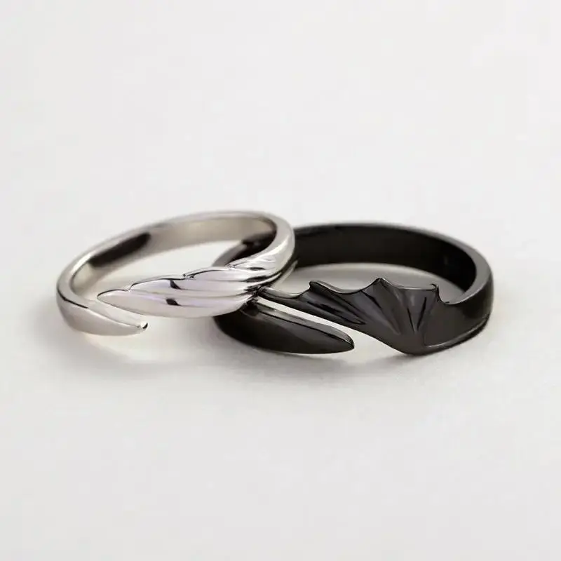 2025 Hip Hop Punk Angel and Devil Couple Rings Men Women Korean Simple Black silvery Gift Jewelry for Engagement Accessary Femme