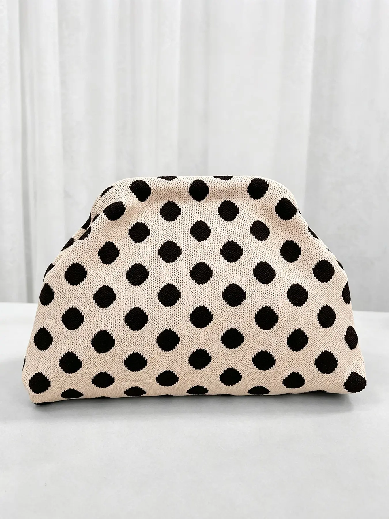 1pcRound Dot Knit Zippered Handbag   Elastic Soft Knit Cosmetic Organizer   Large Capacity Portable Travel Skincare and Toiletries Bag   Ideal for Daily Commutes, Vacations, and Beach Outfit Storage Portable Makeup Organizer