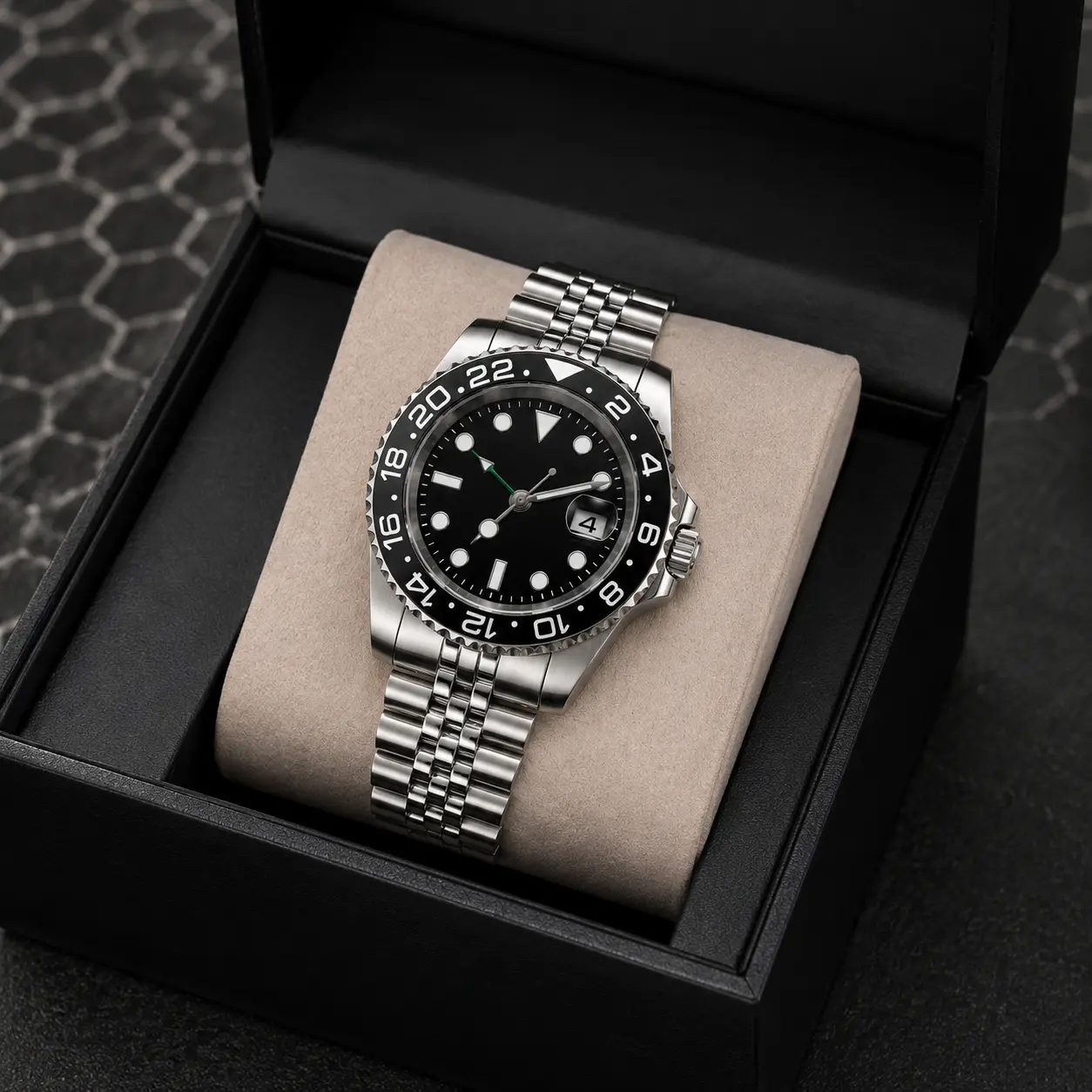 Men's Sport Watch, Classic Stainless Steel Analog Quartz Wristwatch for Male Business Casual and Outdoor Wear