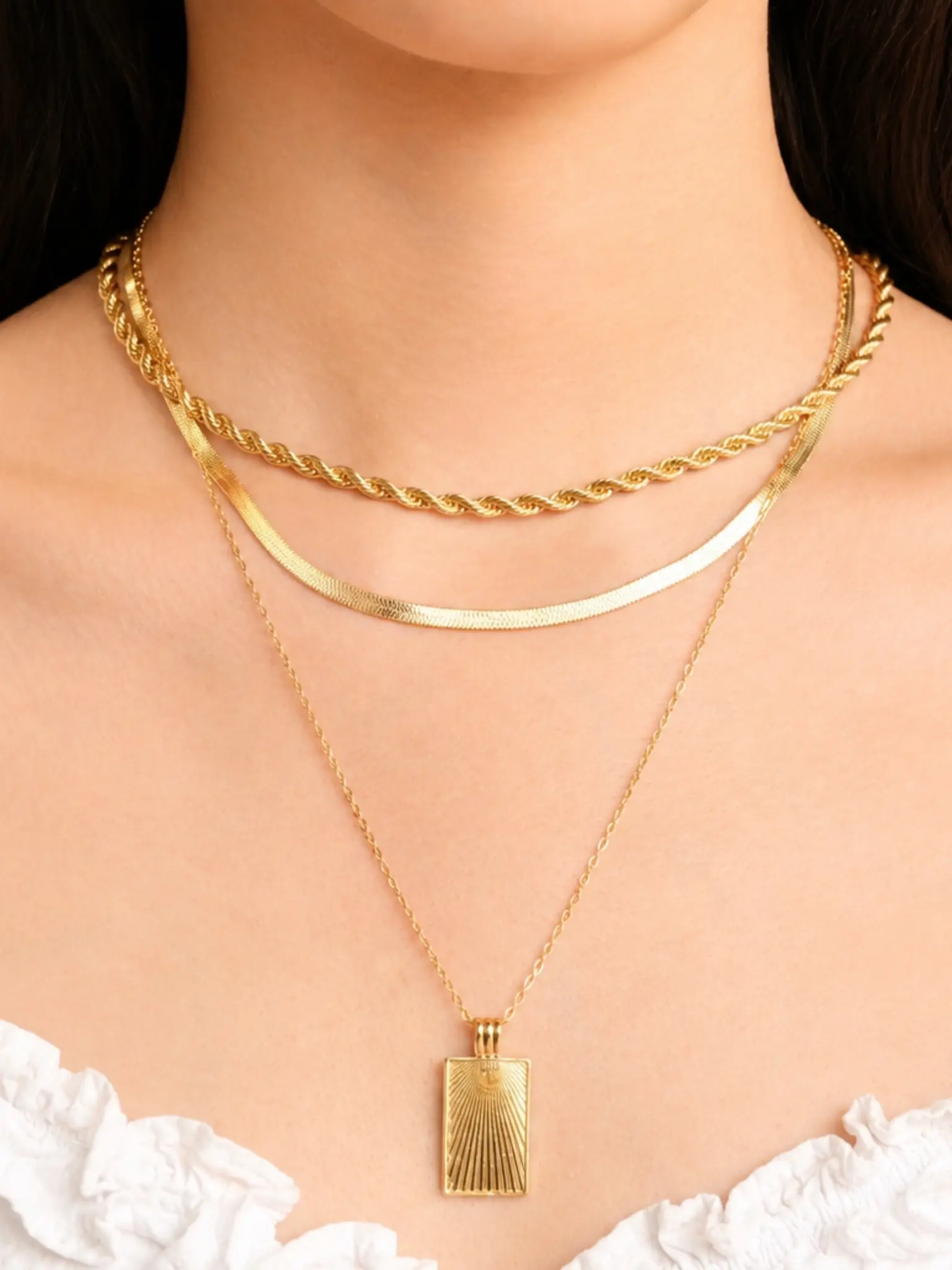 Three-Layer Geometric Pendant Necklace, Elegant Ethnic Pattern Chain, Unisex Accessory, All-Season Jewelry, Alloy Material