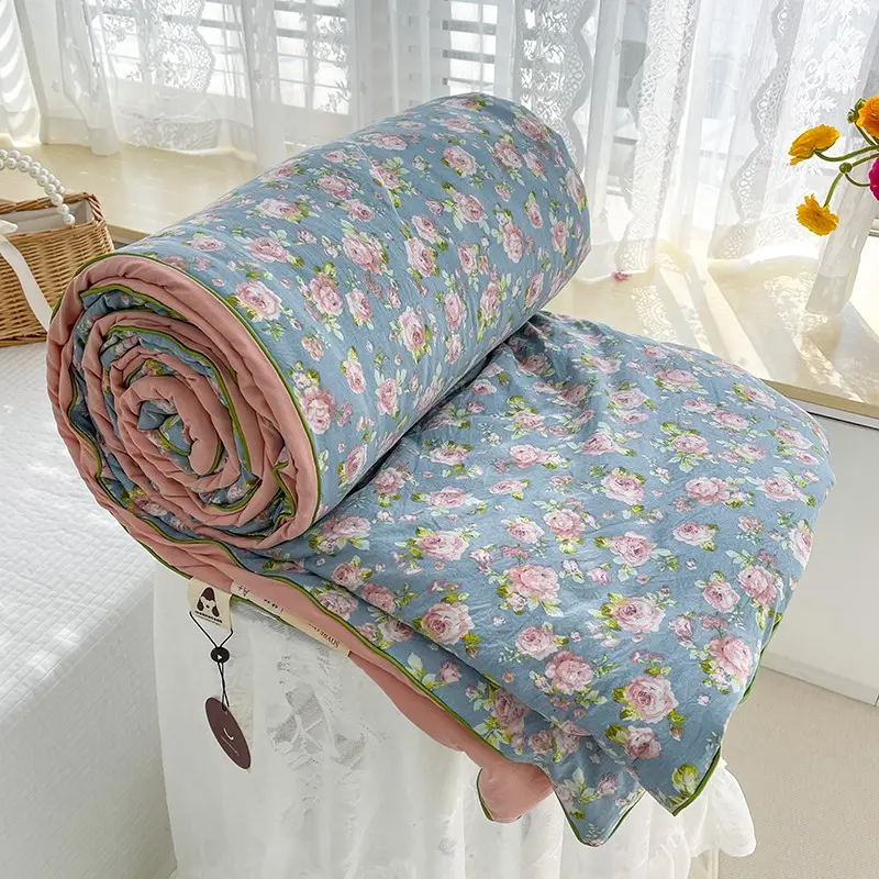 1pc Ultra-Soft Seersucker Summer Blanket, Lightweight and Breathable Summer Quilt, Sleep Friendly Quilts, Suitable for Hot Sleepers, Made of Polyester Fabric Filling, Machine Washable, Suitable for Bedrooms, Hotels, Guest Rooms, And More