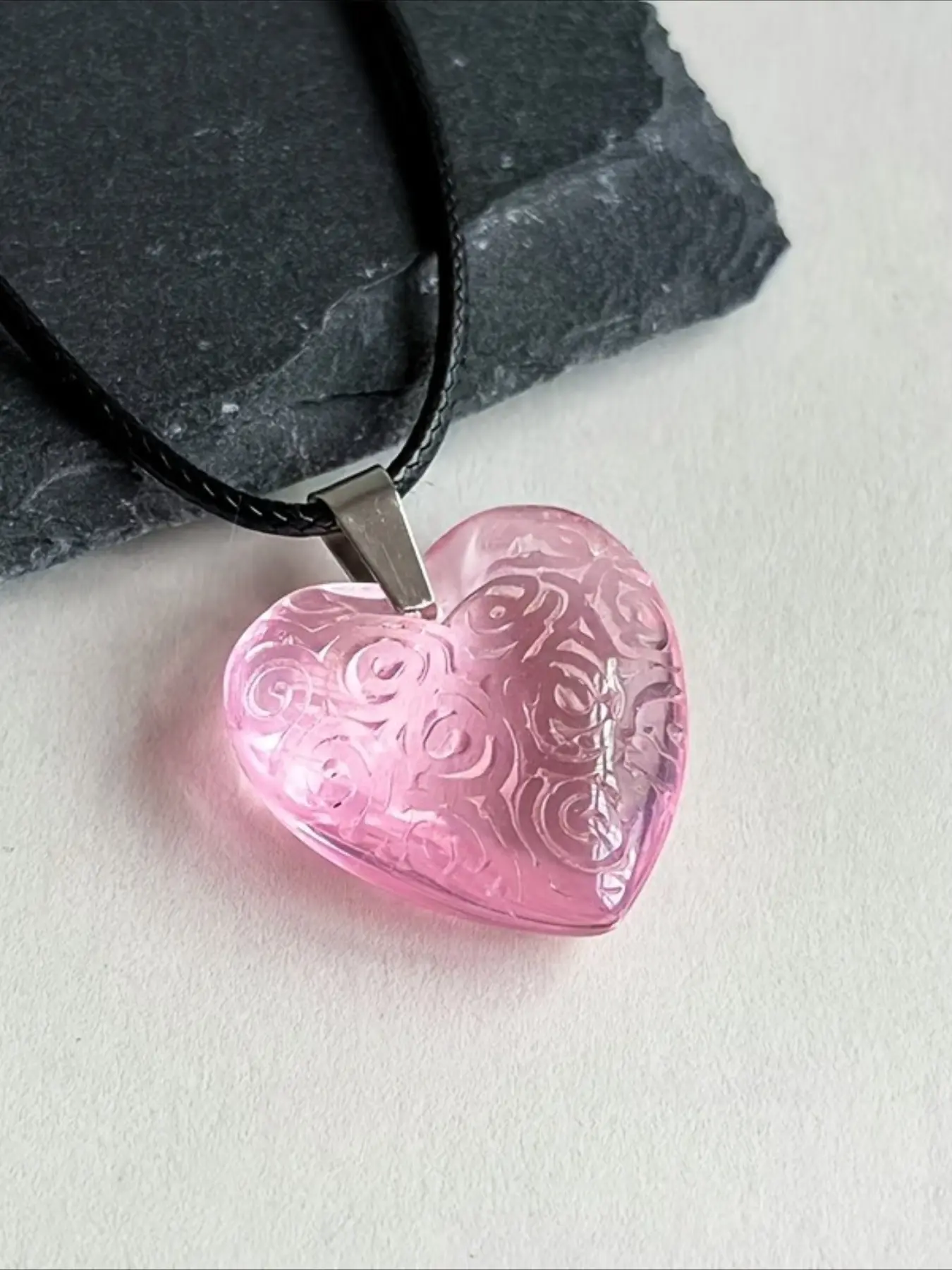 1pc/  Heart-Shaped Crystal Pendant, Rose Quartz Valentine's Day Gift, Thanksgiving and New Year Gift for Family and Friends, Ramadan and Easter