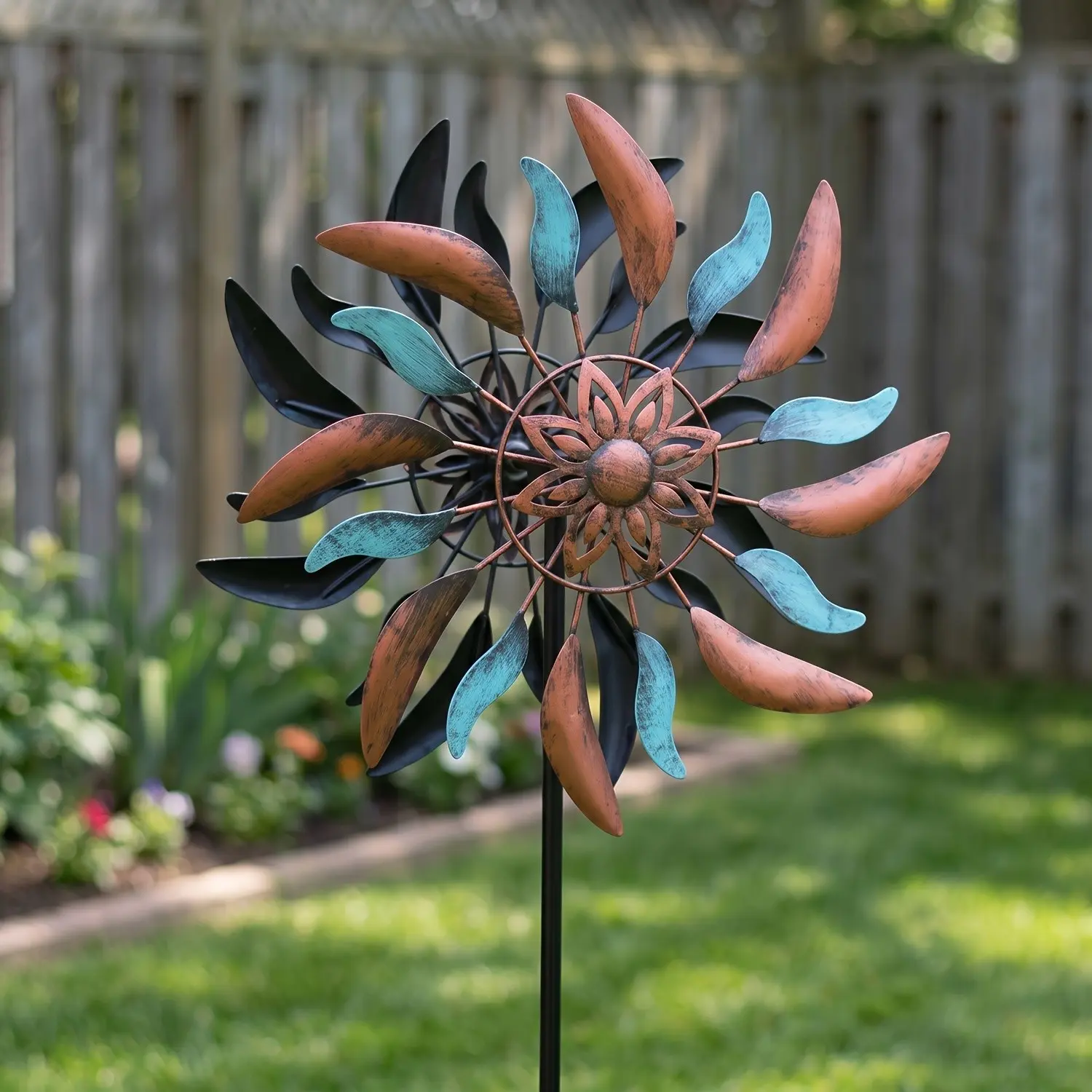 Outdoor Garden Metal Wind Spinner, Decorative Vintage Blue Copper Leaf Design, Dual-Sided Kinetic Energy, Perfect for Patios, Lawns, Gifts