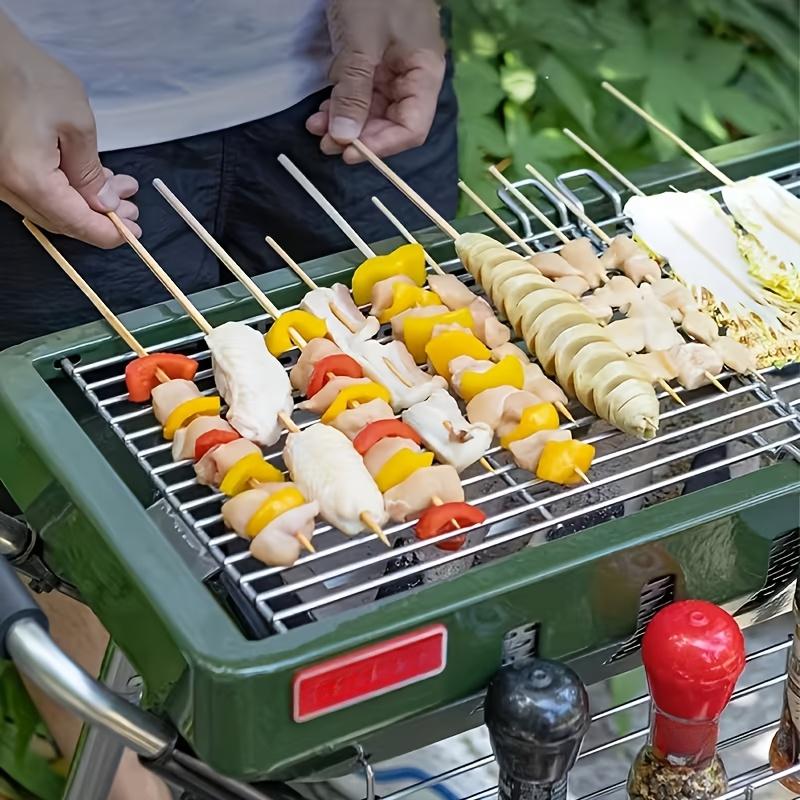 Pack of 100 Disposable Bamboo BBQ Skewers (2.5mm Thick) - Ideal for Home Grilling, Outdoor Picnics, Fried Chicken Skewers, Sausages, and Meat Kabobs. Specifications: 30cm / 11.81 inches.