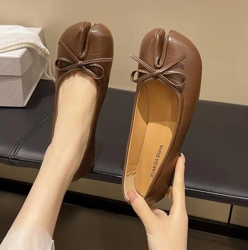 2026 New Split-Toe Pig Hoof Shoes French Retro Flat Low-Cut Women's Shoes Versatile Ballet Style Soft Sole Mary Jane Shoes, Black, , Red, Brown Various Colors