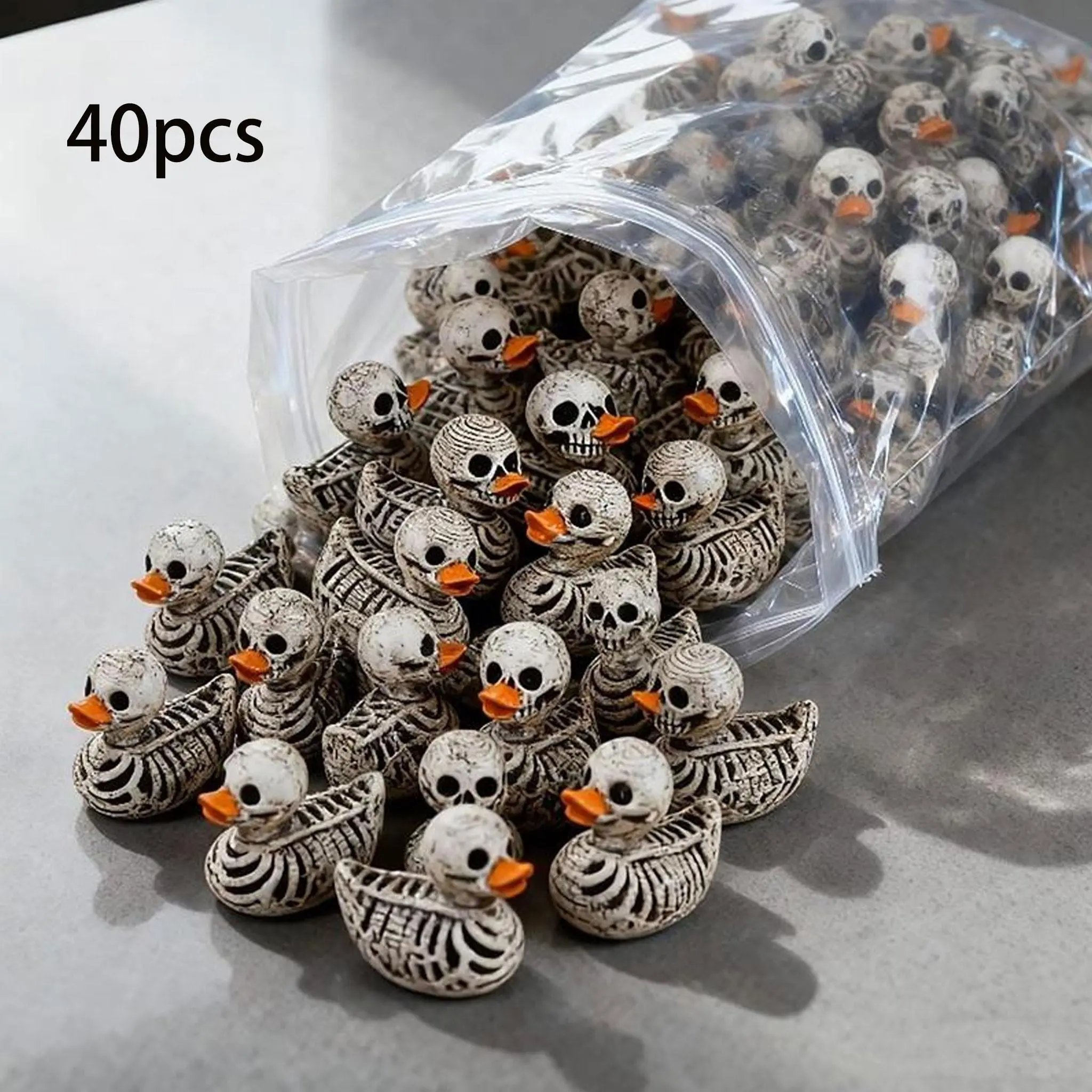 New 40pcs 0.6 Inch Gothic Skull Duck Resin Ornaments, Haunting Desk Decor, Party Decor, Perfect for Halloween Parties, Gothic Home, Office, Dark Theme Collectors' Gift