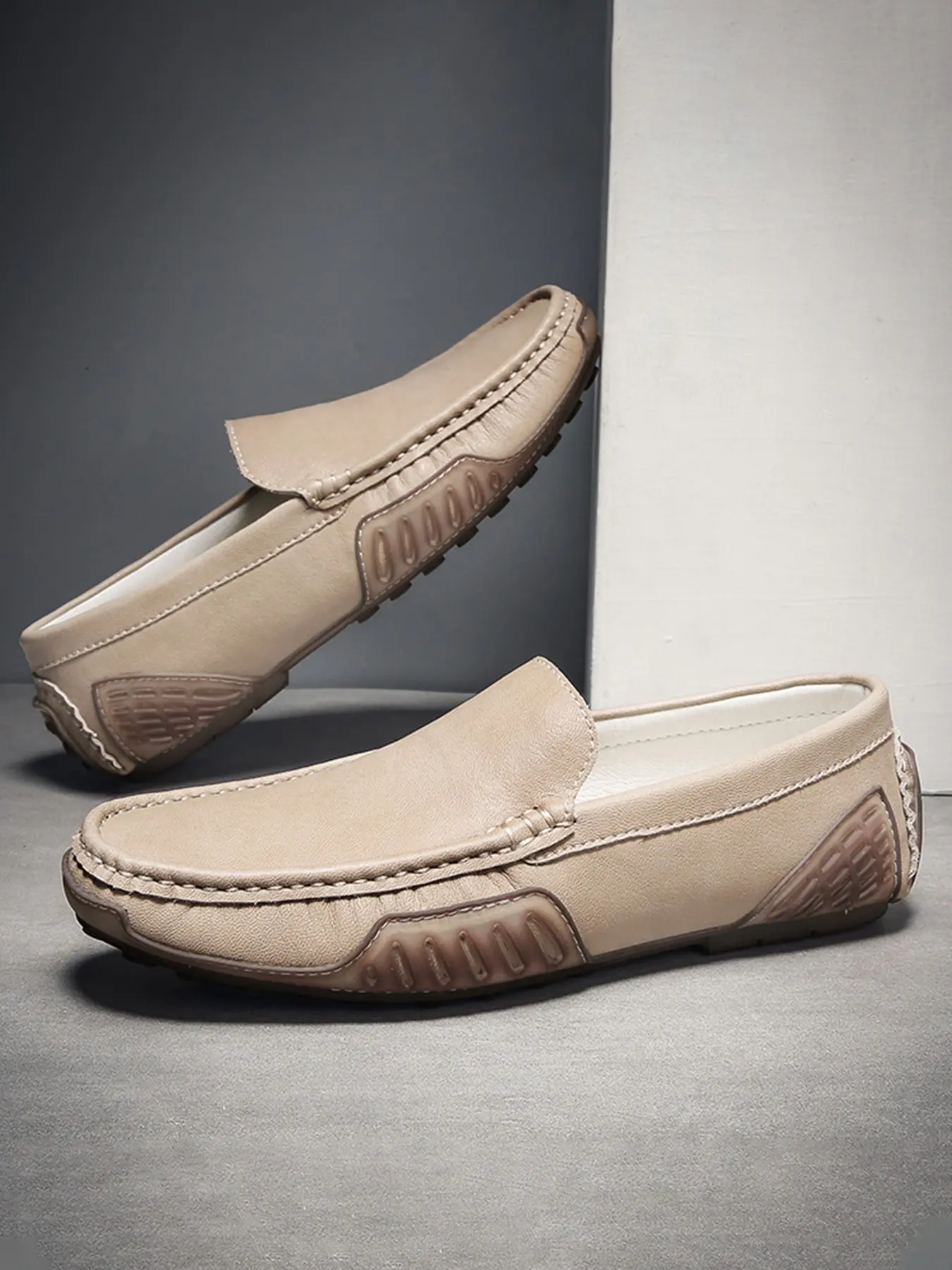 Men's Loafers, High-Quality Leather Upper, Flat Slip-On Men's Shoes, Fashion Casual Walking Shoes, Perfect for Weddings and Parties