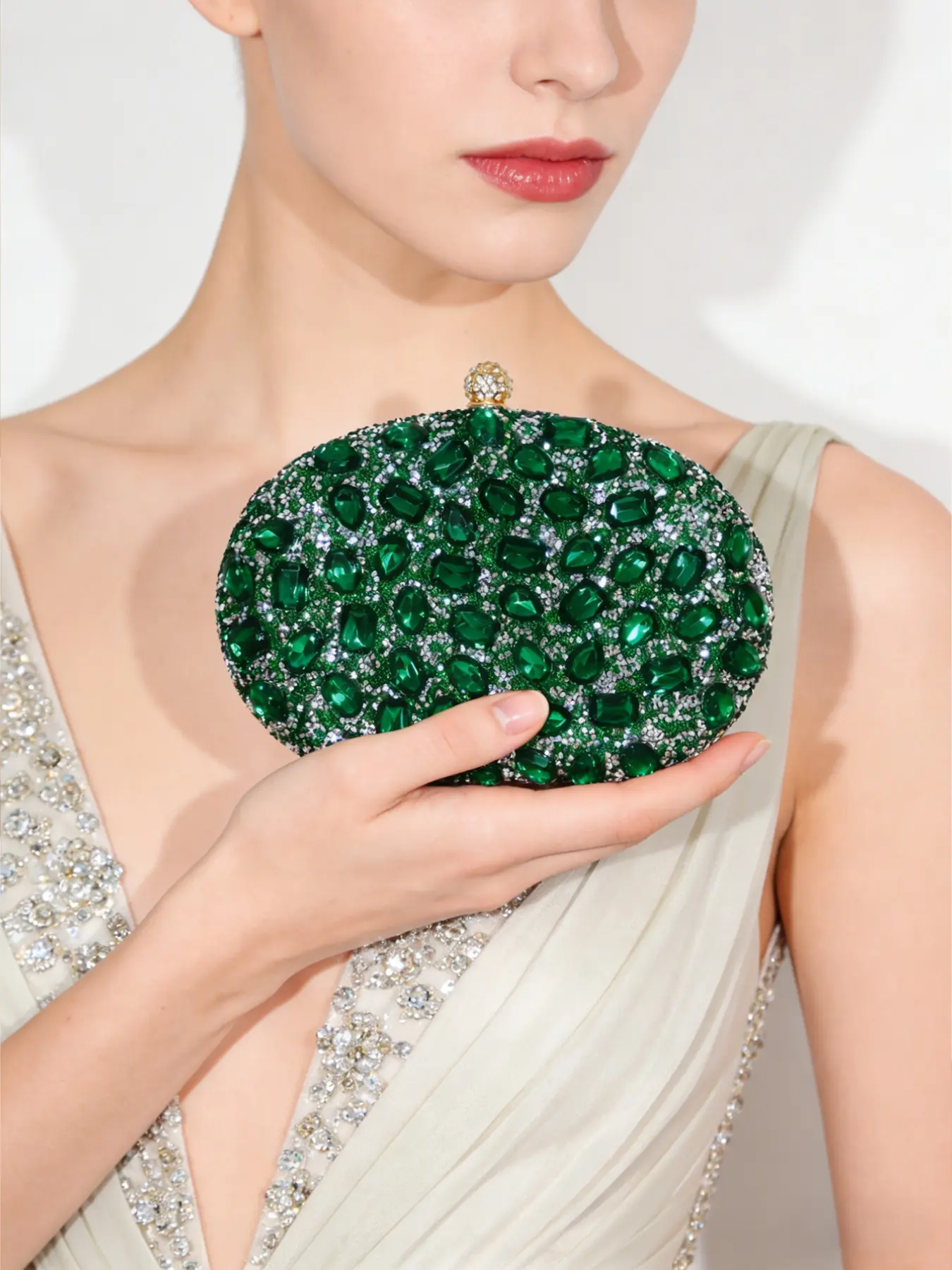 Oval Shape Emerald Green Large Crystal Rhinestone Hard Case Clutch Bag, Elegant Bridal Clutch Evening Shoulder Crossbody Bag, Full Silver Glitter Rhinestone Encrusted Diamond Round Ball Lock Detachable Chain Wedding Prom Party Hand Purse For Women