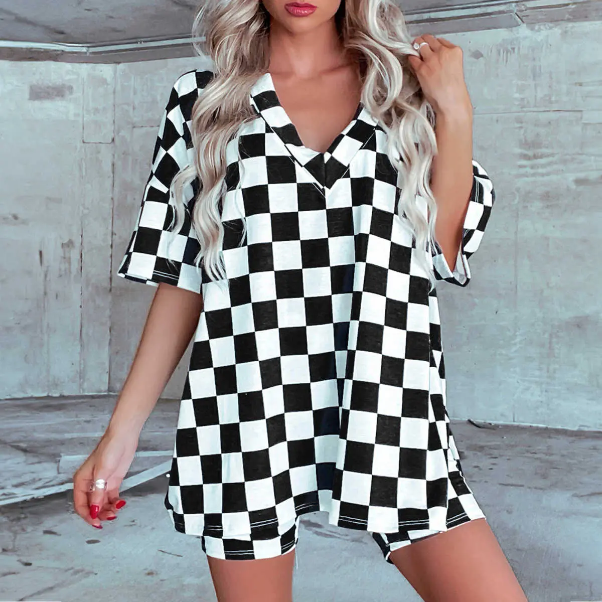 Women's 2-Piece Plaid Print V-Neck Loose Loungewear Set - Casual, Fashionable Everyday Tee and Shorts