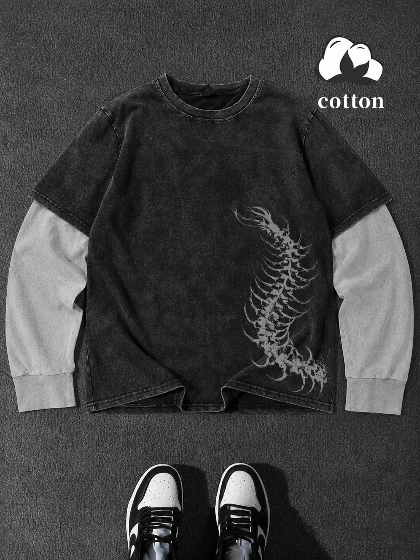 Washed Black Fake Two Piece Long Sleeve T-Shirt, Side Centipede Skeleton Graphic Contrast Gray Sleeve Crew Neck Loose Casual Top, Y2K Dark Grunge Punk Streetwear Tee For Men, Trendy Daily Retro Gothic Hip Hop Street Fashion Outfit