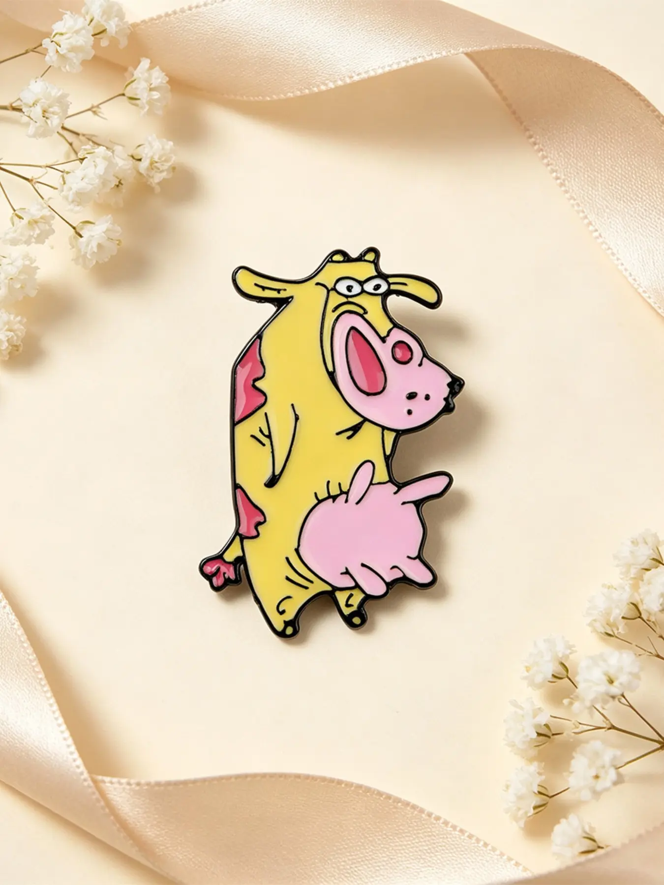 Cartoon Cow Enamel Pin, Cute Animal Pattern Badge, Kawaii Style Jewelry, Perfect Gift for Friends, All Seasons Fashion Accessory