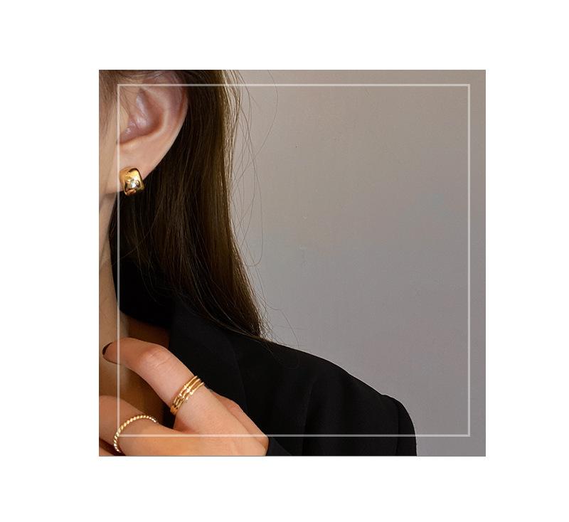925 silver needle retro metal earrings, women's high-end geometric plain ring ear buckles, versatile and exaggerated commuting earrings