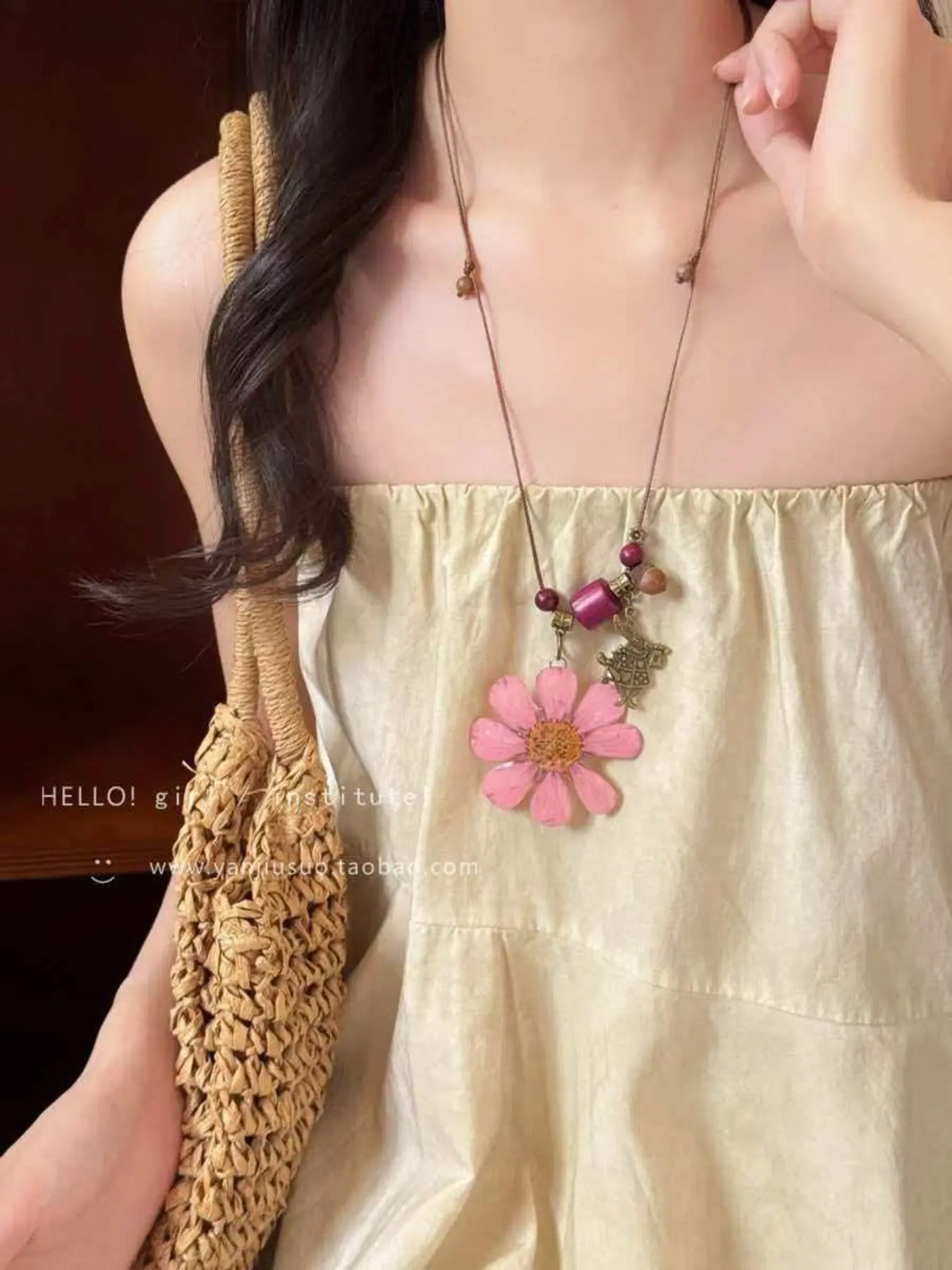 Vintage Dried Flower Necklace for Women, Long Boho Rabbit Pendant, Wooden Bead Sweater Chain, Literary Preserved Flower Accessory