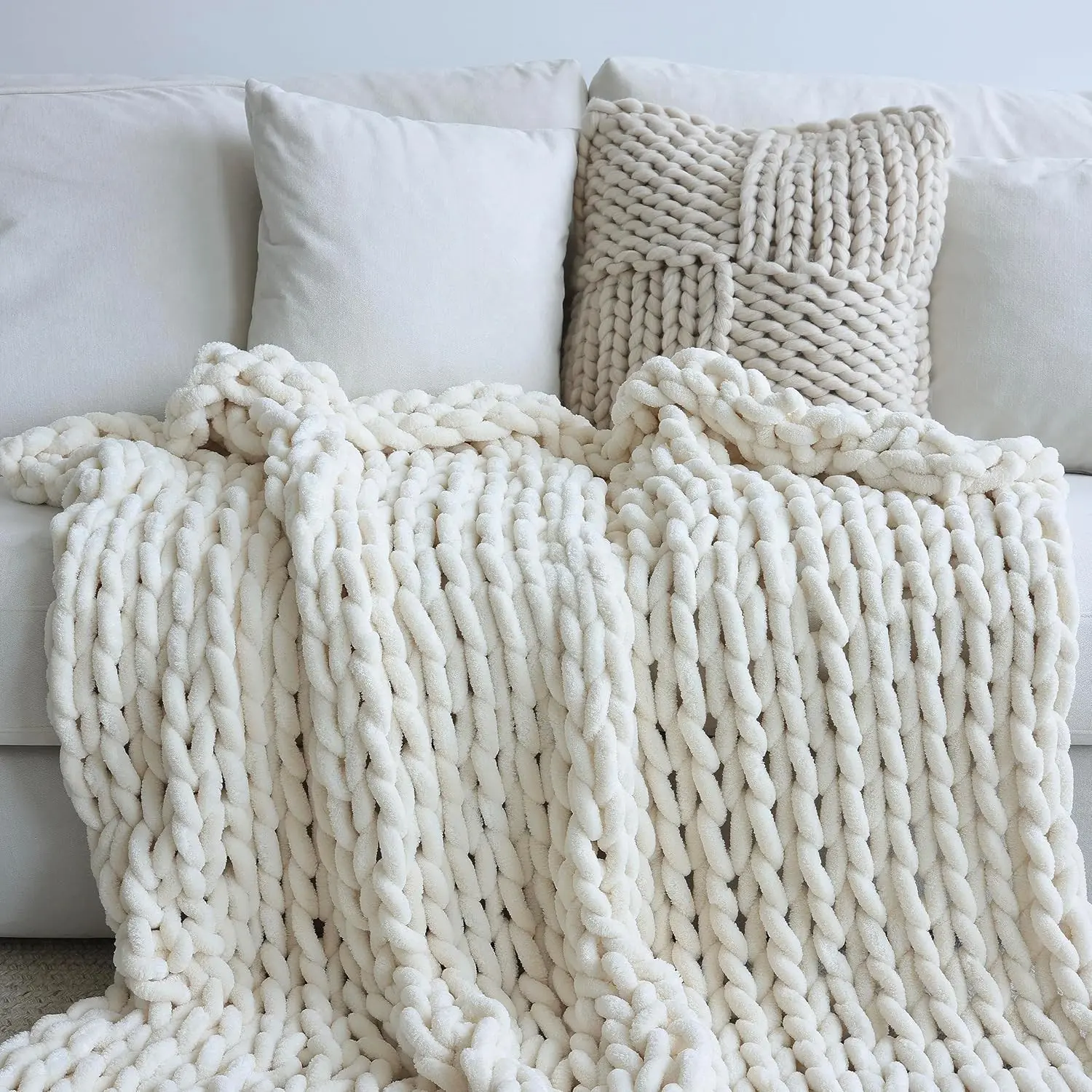 Chenille Chunky Knit Blanket Throw （50×60 Inch）, Handmade Warm & Cozy Blanket Couch, Bed, Home Decor, Soft Breathable Fleece Banket, Christmas Thick and Giant Yarn Throws, Cream