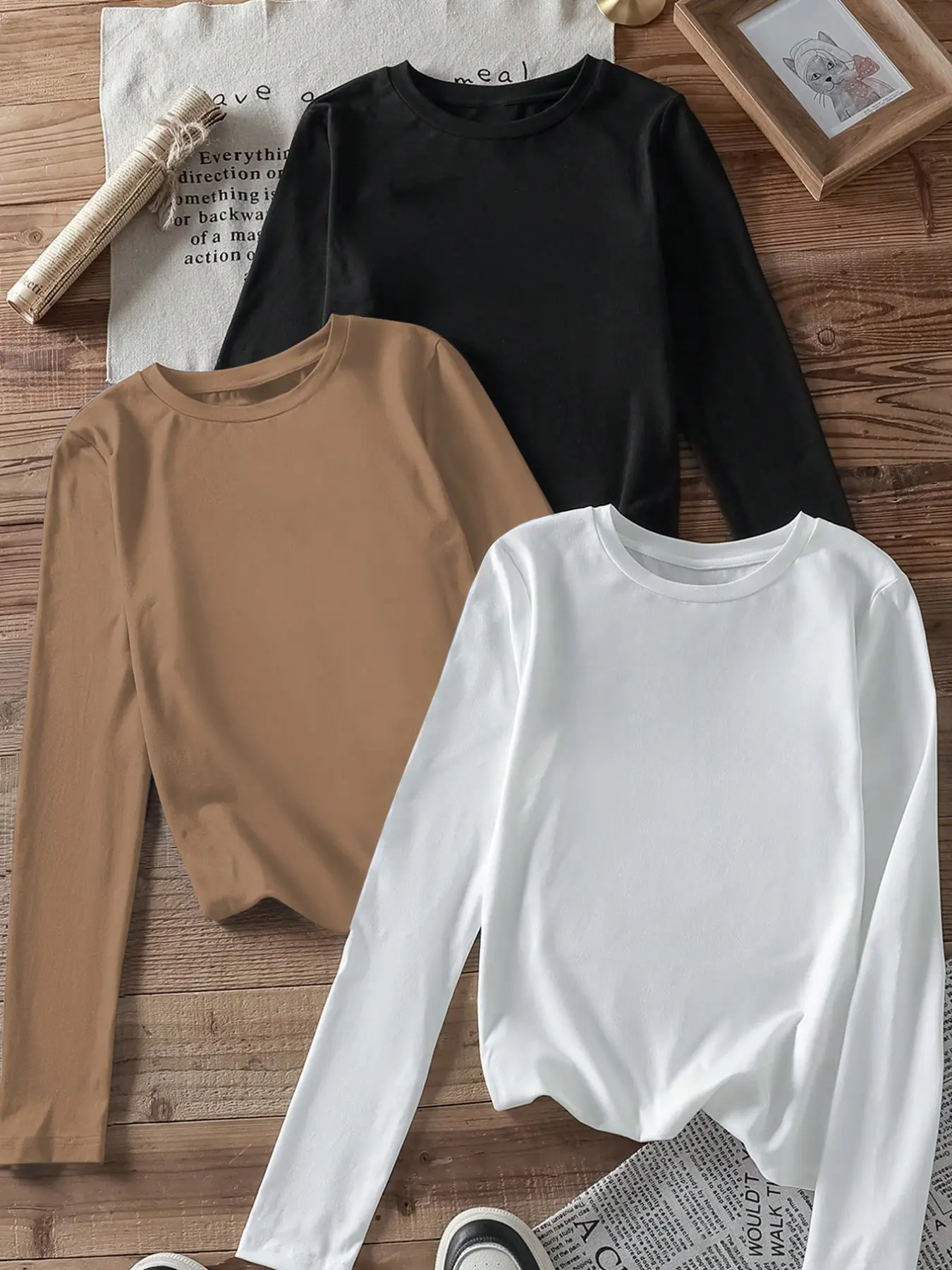 3-Pack Round Neck Basic T-Shirts for Women, Casual Slim-Fit Long Sleeve Tops, Soft Washable Fabric, Spring & Fall Wear
