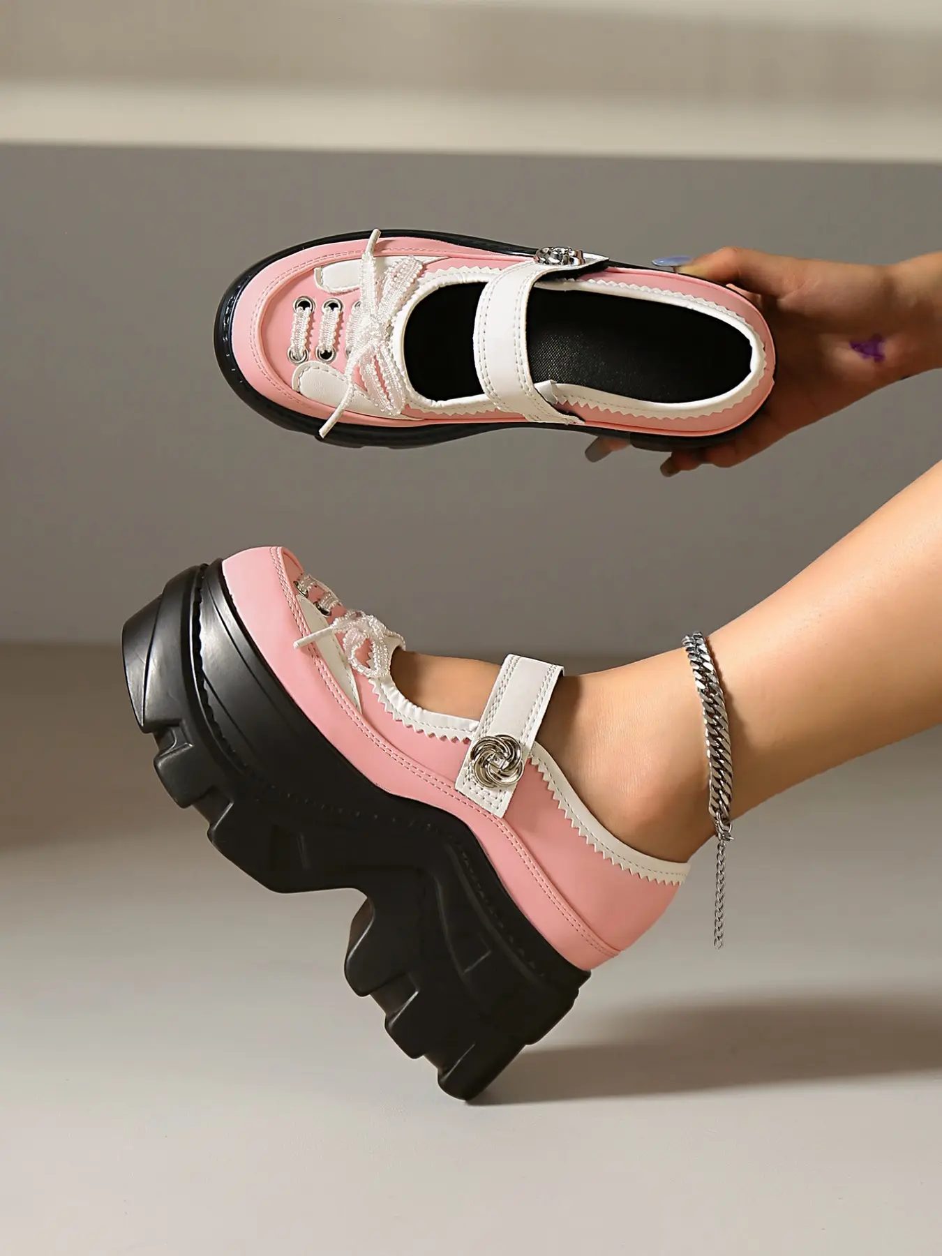 Kawaii Lolita Shoes for Women, Platform Mary Janes, Splice, Lace Up Ribbon, Chunky Sole, Ankle Strap, Cosplay Party Footwear
