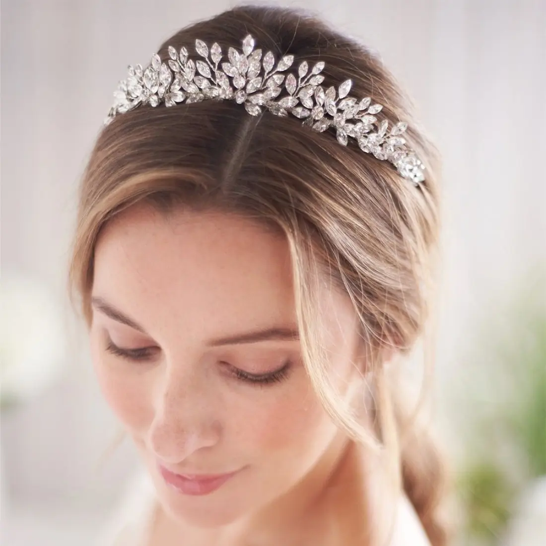 Rhinestone Bridal Crown Headpiece for Women, Elegant European & American Wedding Hair Jewelry, Light Luxury Crystal Tiara Hair Accessories for Wedding, Party, Banquet & Special Occasion Styling