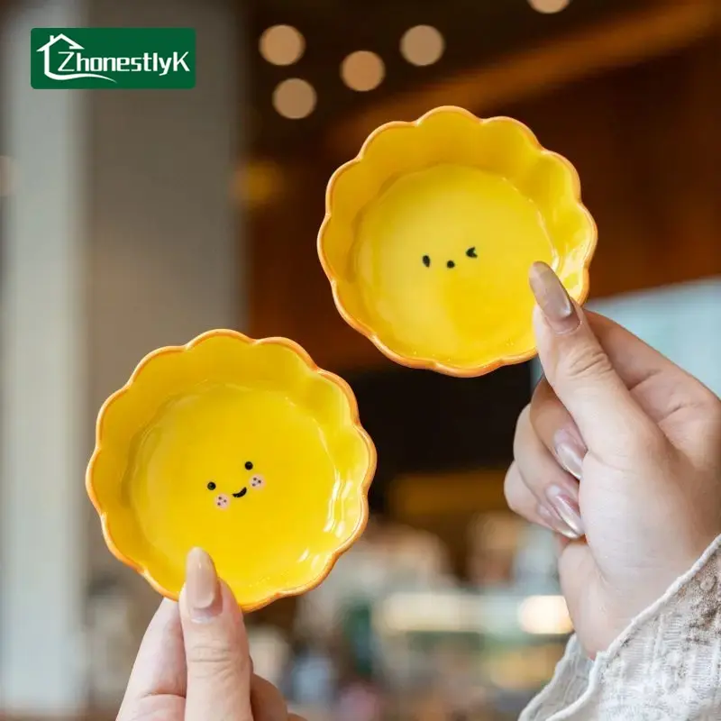 Smiling Sunflower Shaped Sauce Ceramic Dishes Household Seasoning Dish Snack Plates Fruit Sushi Bowl Kitchen Tableware