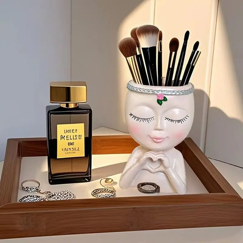 Elegant Desktop Organizer Decorative Piece, Heart-Shaped Girl Pen Holder, High-Quality Storage Accessory for Office & Home, Cute Pen Holder