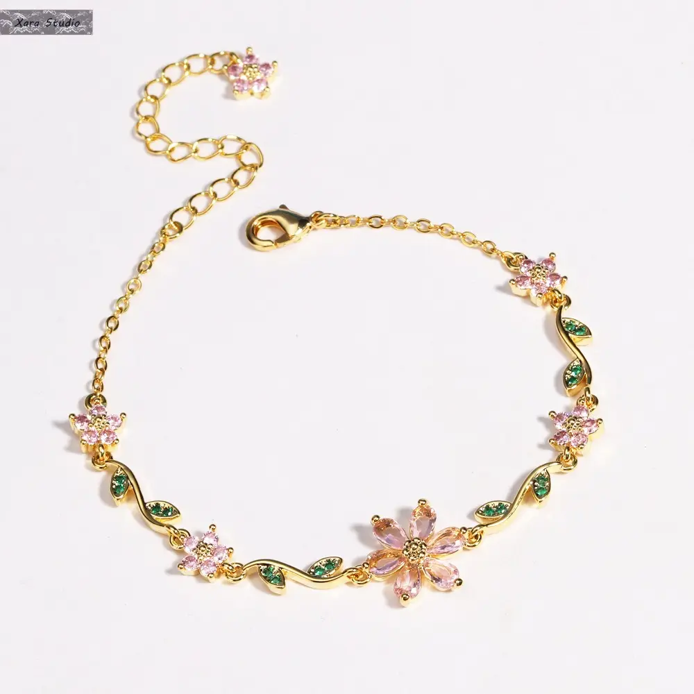 Cute Floral Charm Bracelet for Women, Coquette Cottagecore Daisy Heart Beaded Stackable Bracelet, Gold Tone Layering Jewelry, Romantic Boho Wrist Bracelet for Valentine's Day Birthday Gift Daily Wear