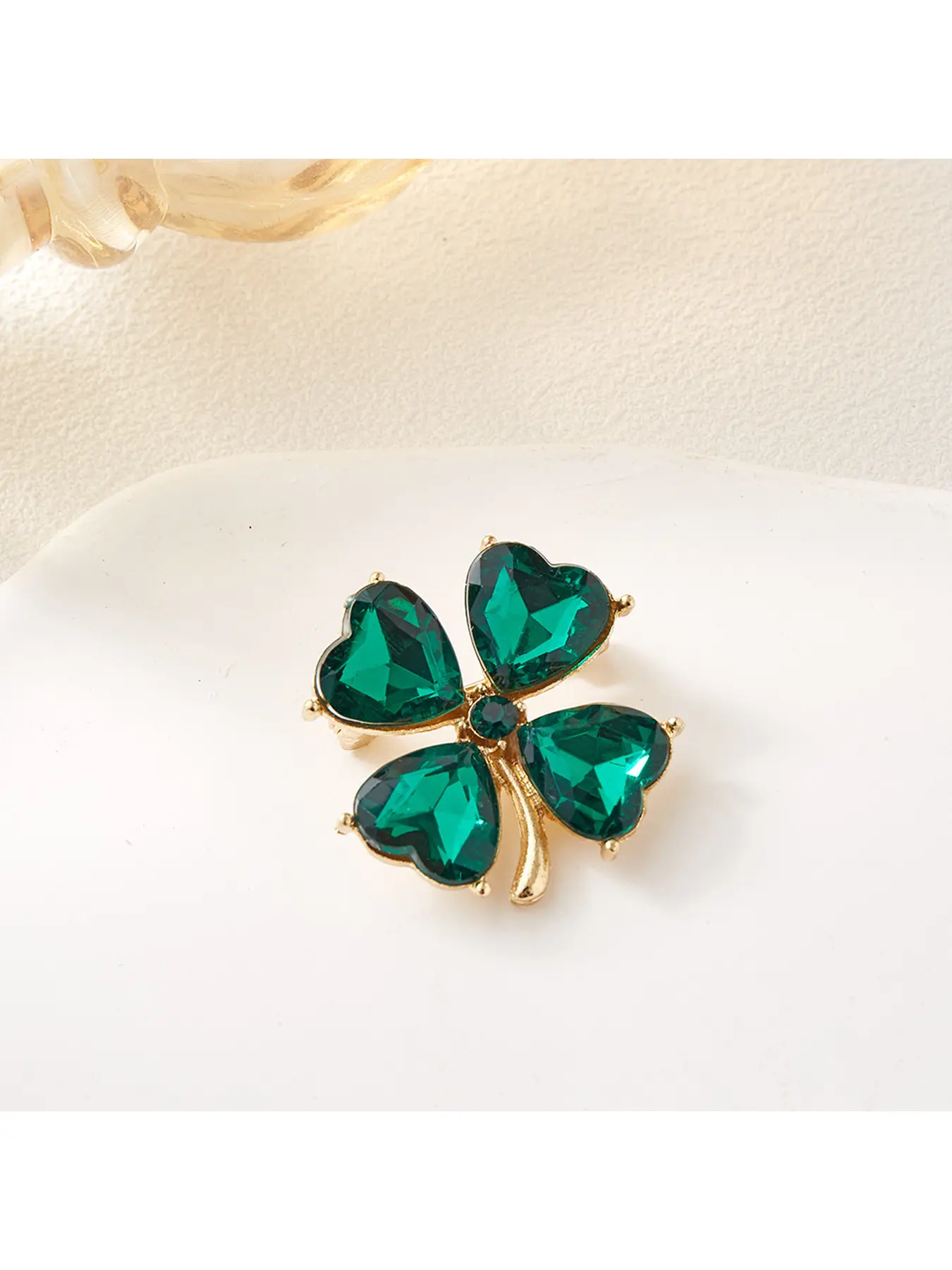 1PC Minimalist Fashion French Style Lucky Four-Leaf Clover Brooch, Emerald Green Crystal Brooch Pin, Clothing Fastener Decorative Lapel Pin, Versatile Small Brooch Clothes Accessory Jewelry for Women