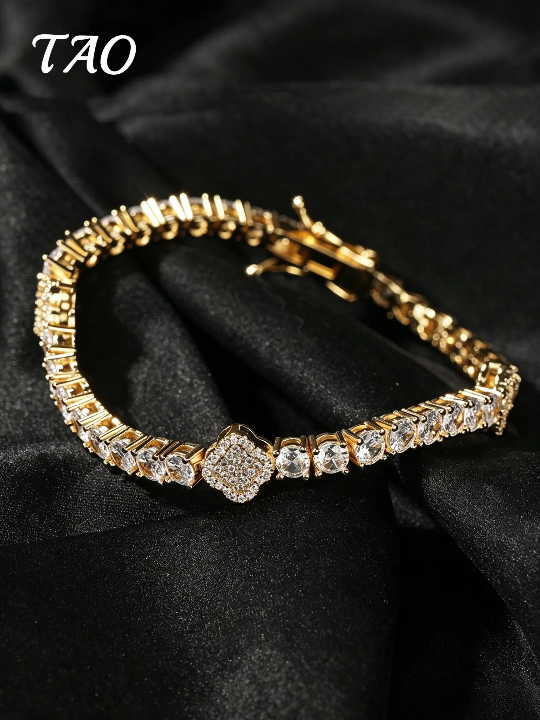 TAO-Creative Tennis Bracelet, Clover Design, Luxurious Zircon, Hip Hop Style, Unisex, Perfect Gift for Birthday, Anniversary, Surprise