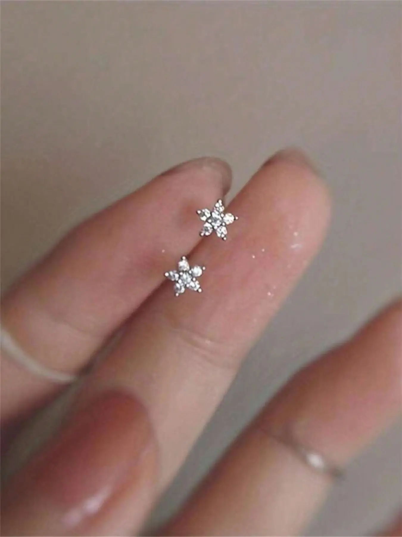 Elegant Snowflake Zircon Stud Earrings, Unique Design Women's Jewelry, Perfect for Valentine's Day, Daily Wear, Dates, Parties, Vacations