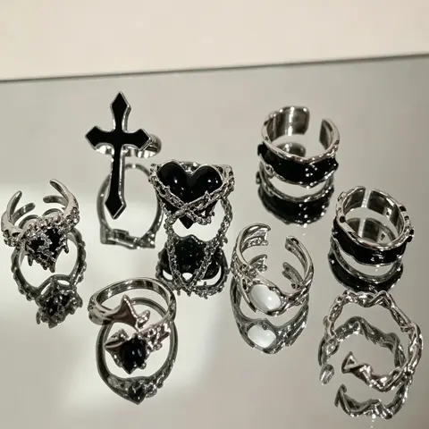 8 Pcs Punk Gothic Silver Irregular Heart Cross Open Stunning Ring Set, Dark Aesthetic Rings, Punk Style Ring, Costume Rings, Unisex Retro 90s Garbage Rock Jewelry, Fashion Accessory