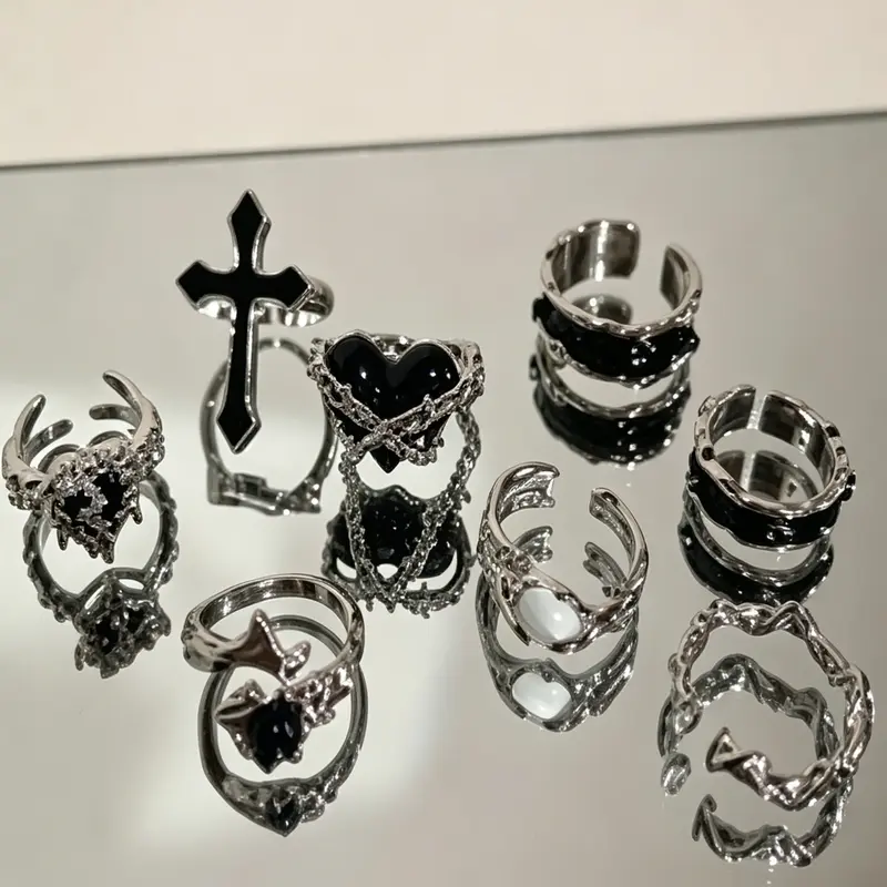 8 Pcs Punk Gothic Silver Irregular Heart Cross Open Stunning Ring Set, Dark Aesthetic Rings, Punk Style Ring, Costume Rings, Unisex Retro 90s Garbage Rock Jewelry, Fashion Accessory