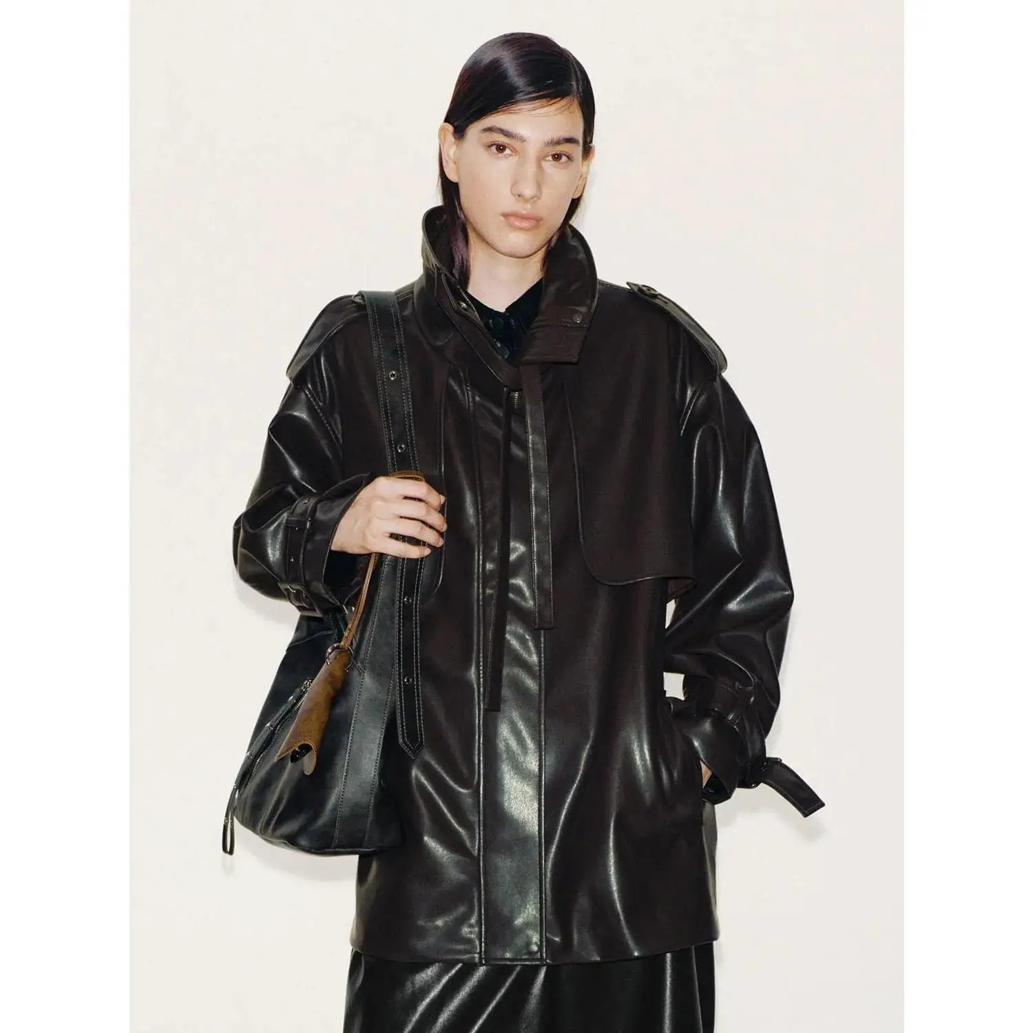 URBAN REVIVO Women's Funnel Neck Trench Coat, Solid Long Sleeve Belted Outerwear Top in Polyester Fabric, Jackets