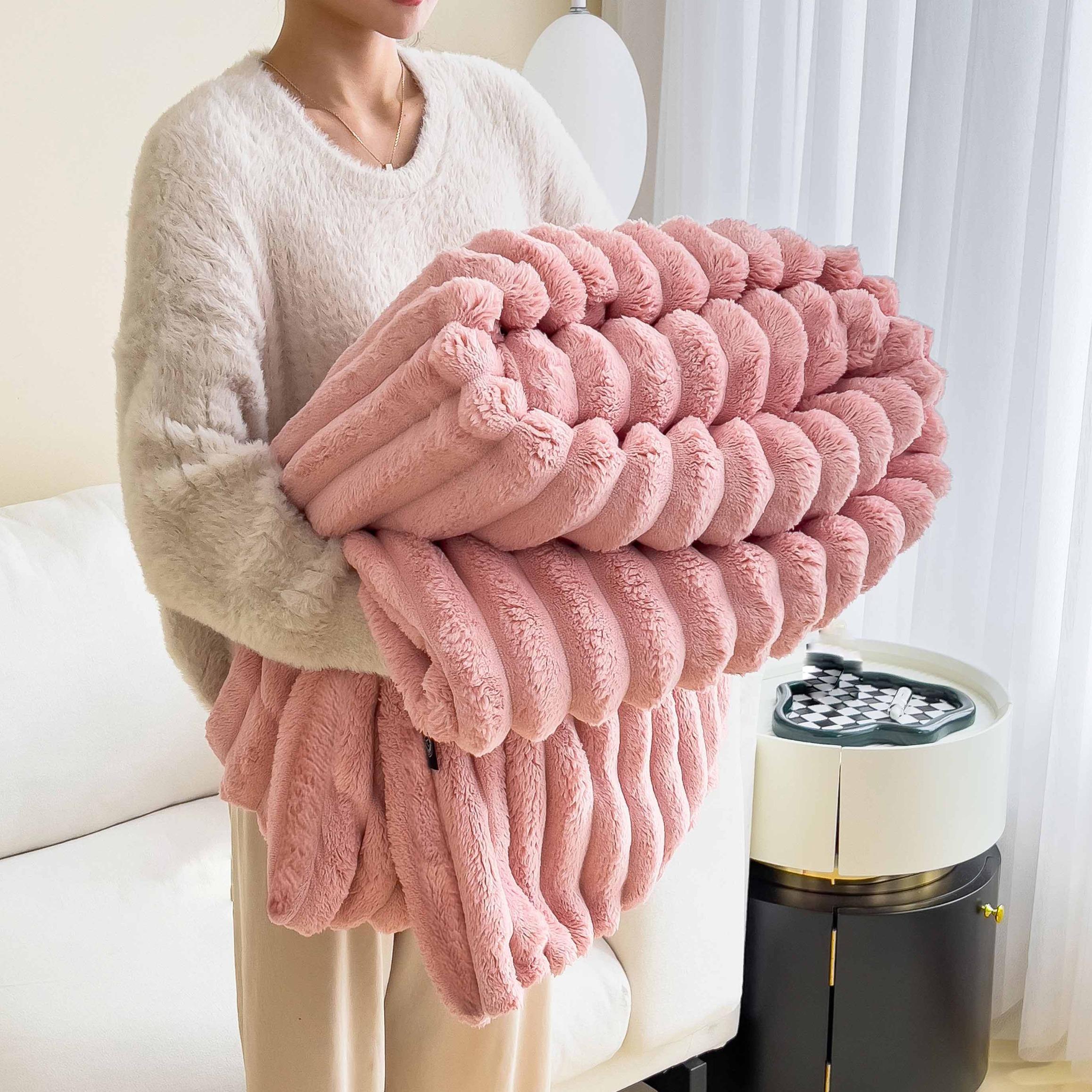 Solid Color Thickened Throw Blanket, 1 Count Soft Comfortable Sofa Blanket without Pillowcase, Warm Home Bedroom Dormitory Office Bedding, Valentine's Day Gift, Fluffy Blanket