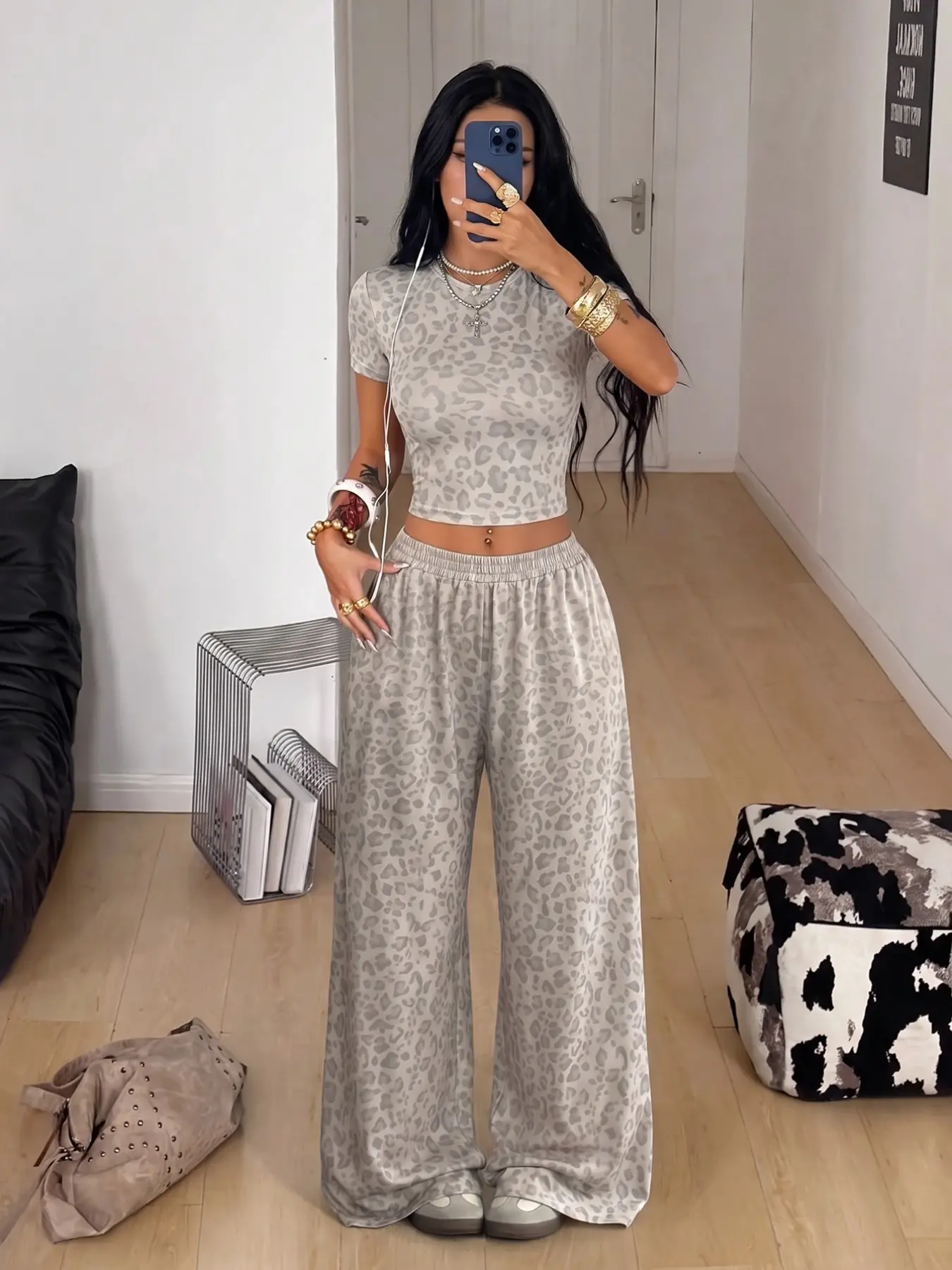 Grey Leopard Print Short Sleeve Crop Top & Elastic Waist Wide Leg Pants 2 Piece Set For Women, Soft Casual Co Ord Loungewear Set, Streetwear Outfit For Daily Home Summer Going Out Wear Clothes