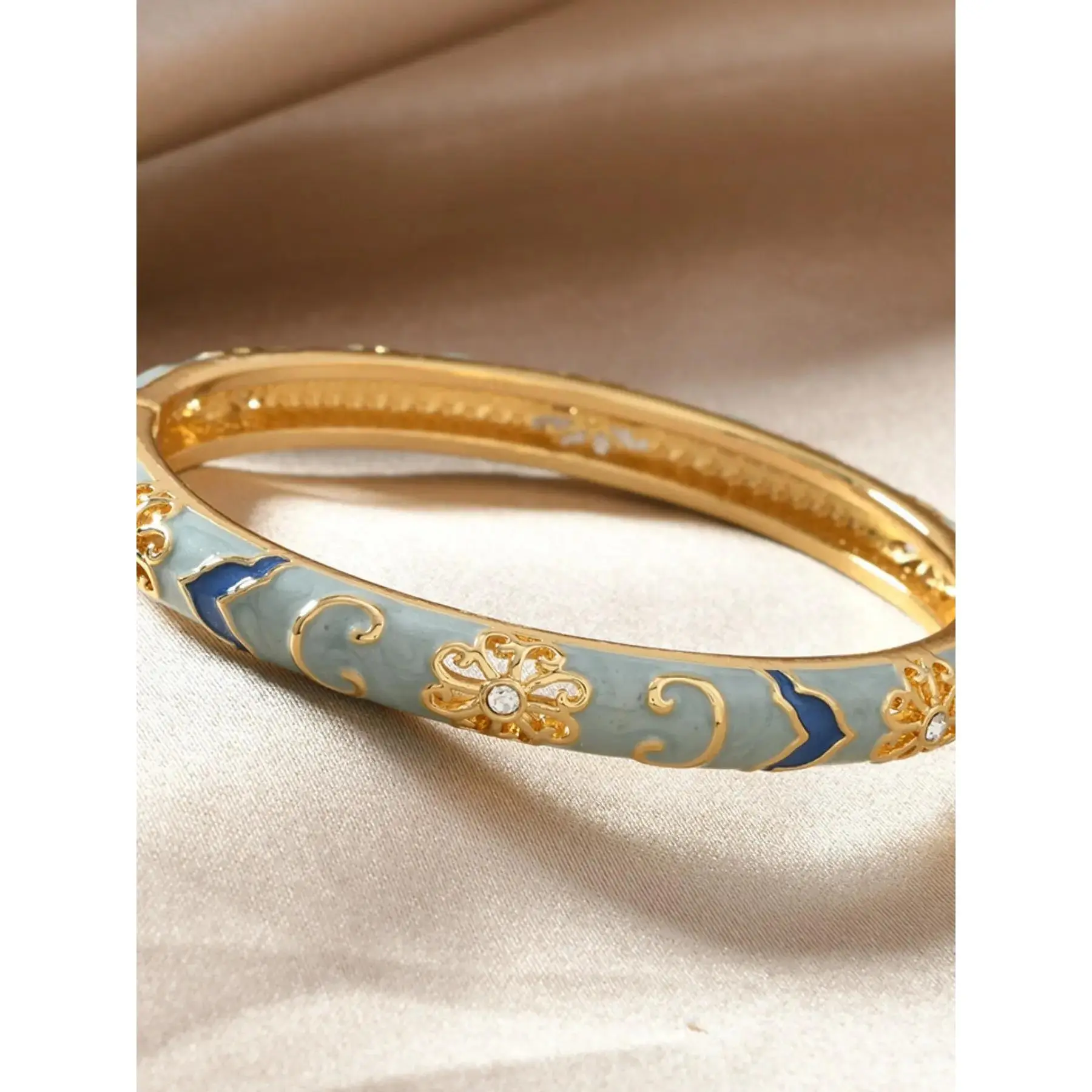 Vintage Enamel Bangle with Cubic Zirconia, Elegant Jewelry, Exquisite Bracelet, Perfect Gift for Women & Girls, for All-Season Wear