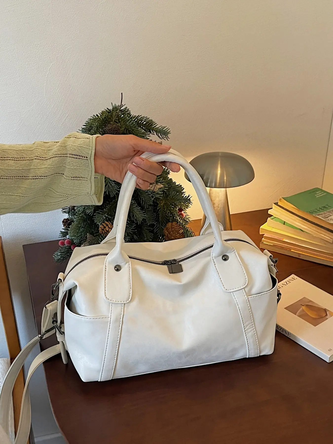 1pc Minimalist Solid Boston Duffle Bag Neat Stitched Edge Details Zip Top Closure Lightweight Build Practical Inner Layout Portable Daily Carryall Purse for Overnight Journeys Picnic Outings Coffee Hangouts Daily Errands Travel Duffel Bags